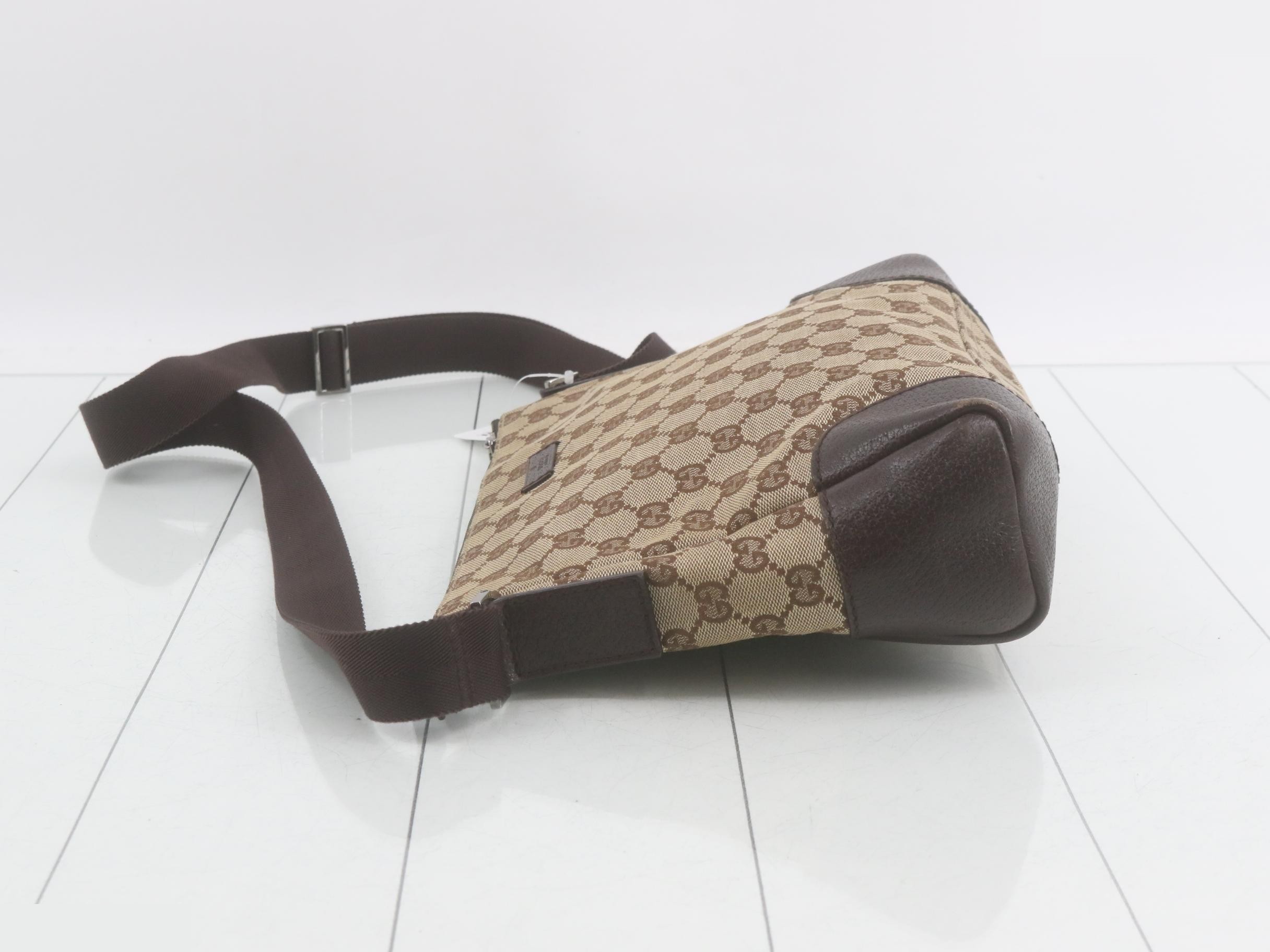 GG Canvas Shoulder Bag — view 4