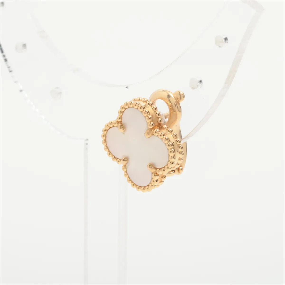 Vintage Alhambra Shell Earring, 750 (Yellow Gold), 3.8g, JF149398, — view 3