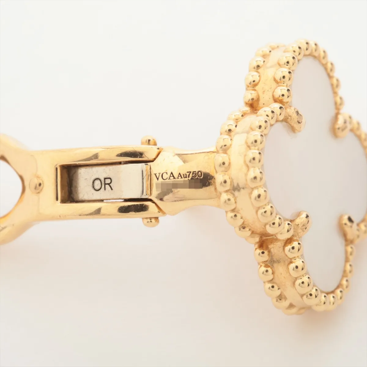 Vintage Alhambra Shell Earring, 750 (Yellow Gold), 3.8g, JF149398, — view 5