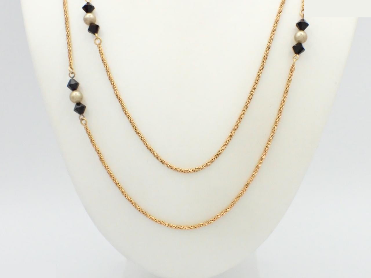 Pearl necklace, gold-plated, chain approximately 80cm long.