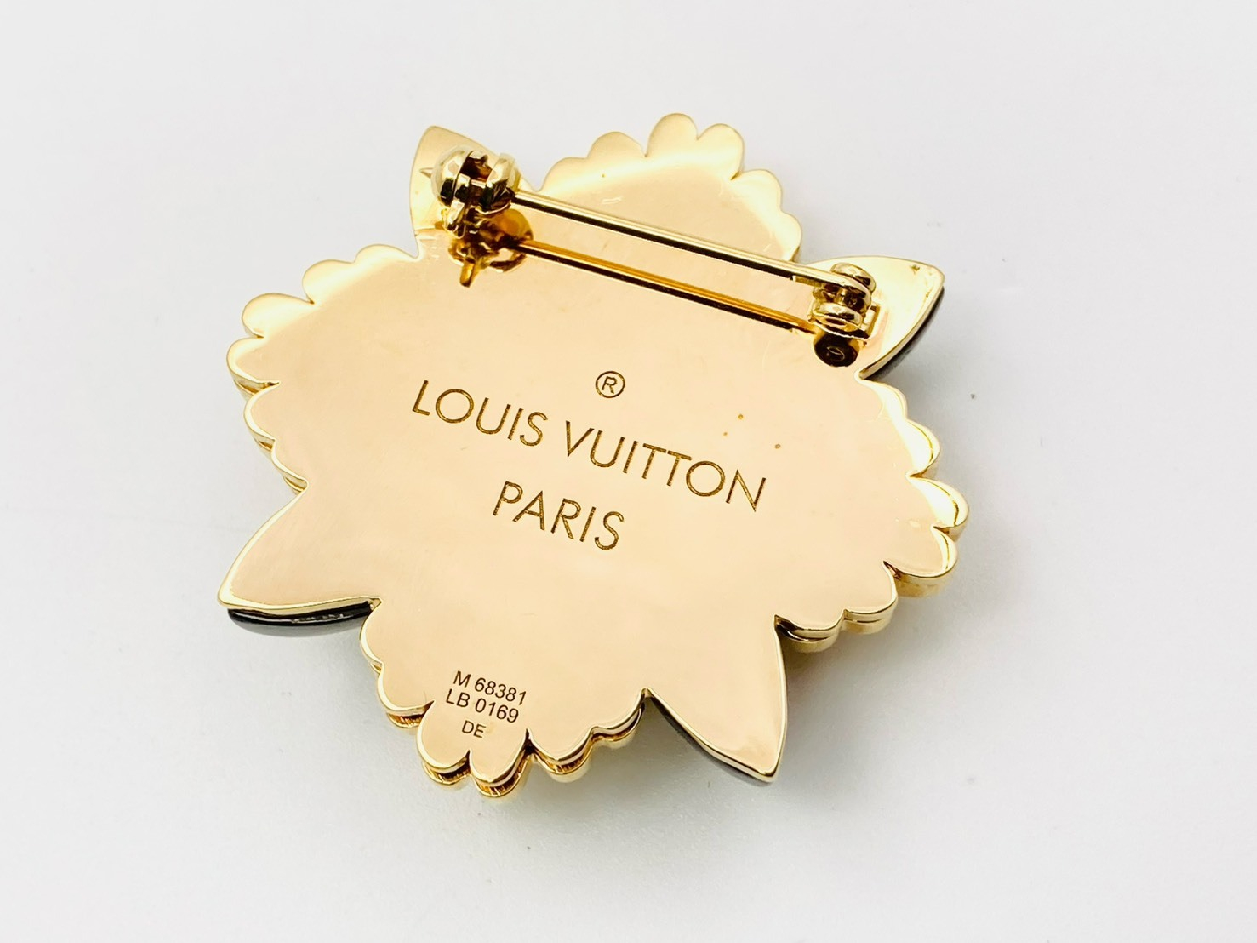 M68381 Monogram Flower Brooch Gold x Black LB0169 Brooch — view 2