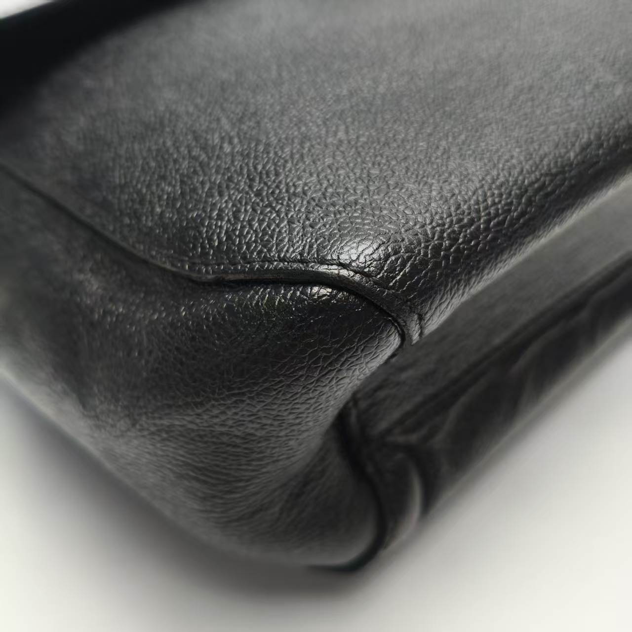 【*Shipped from: China*】BVLGARI Bulgari Leather Shoulder Bag — view 6