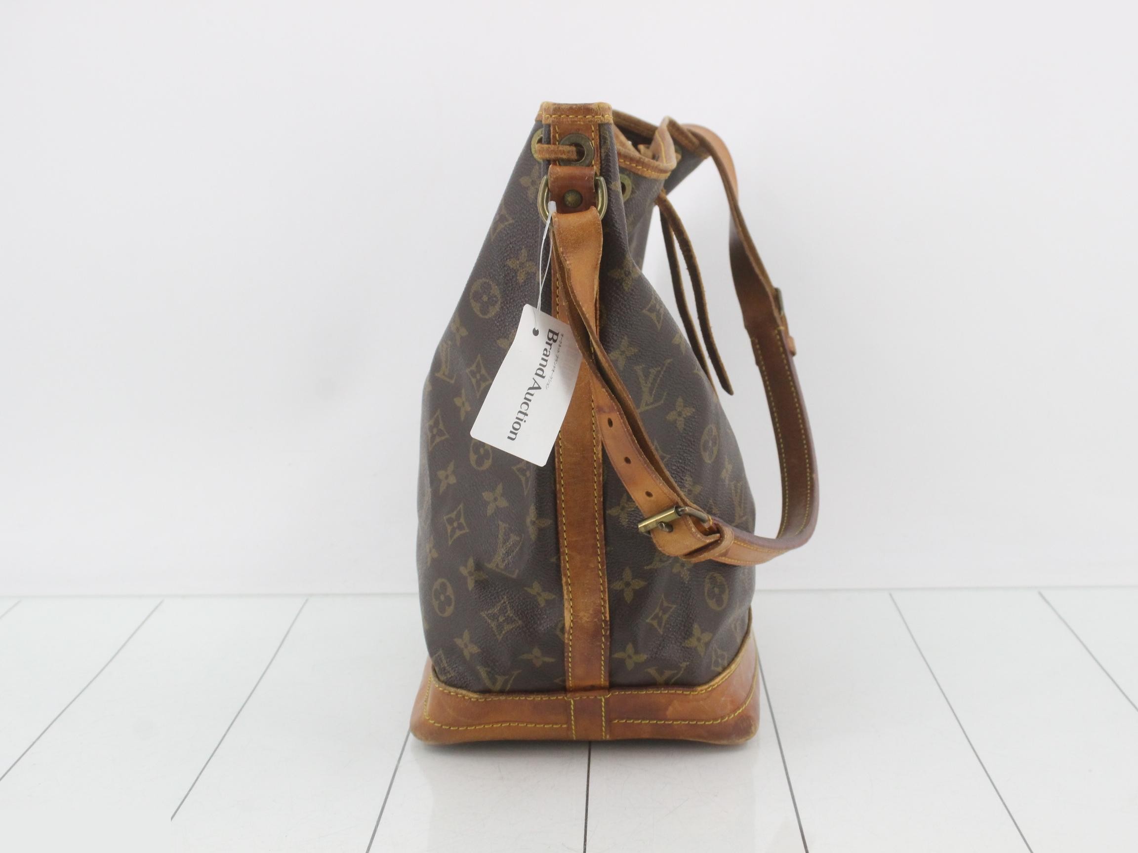 Noé Monogram Shoulder Bag — view 4