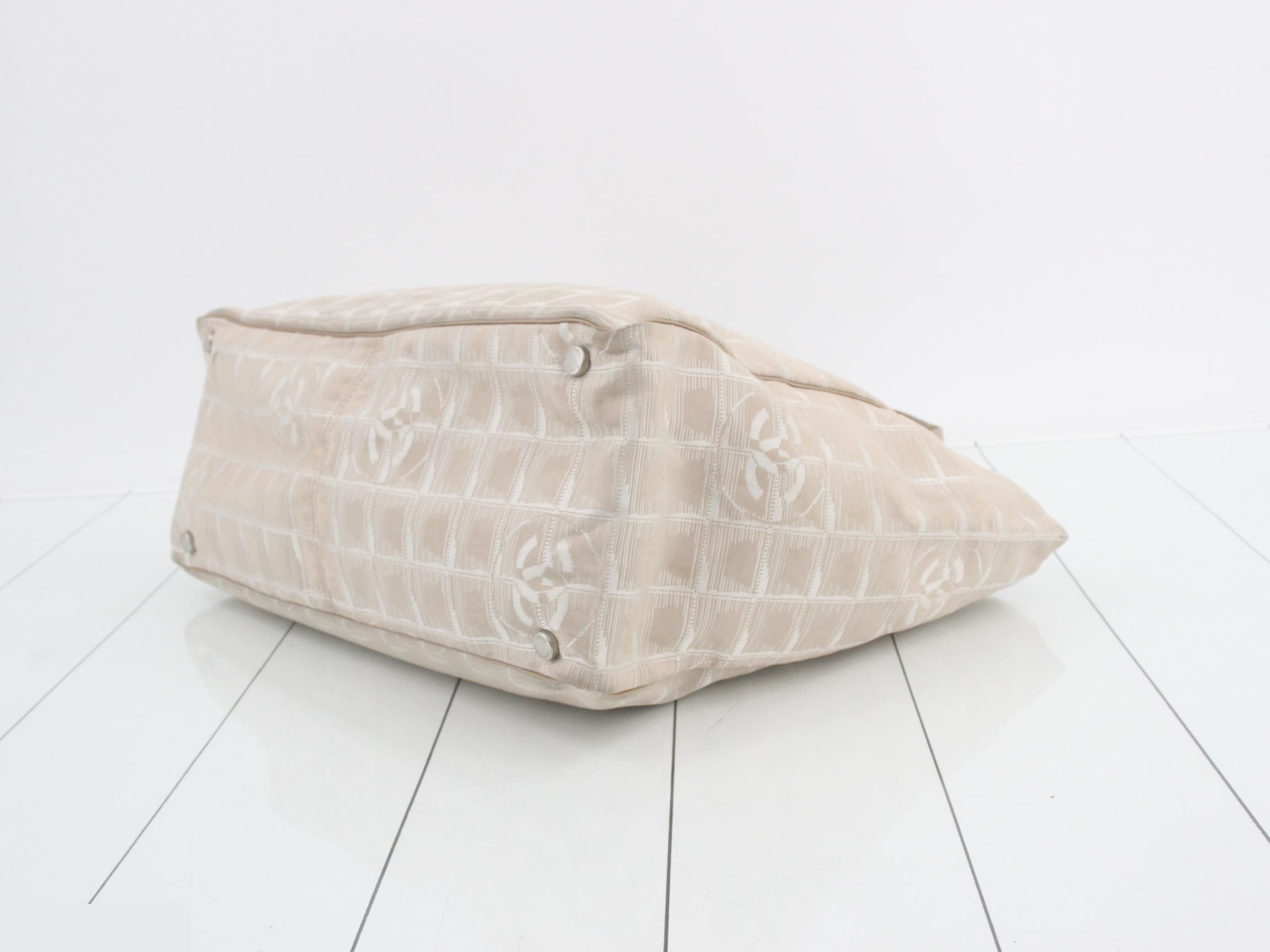 New Travel Line (Bags) - Tote Bag — view 6