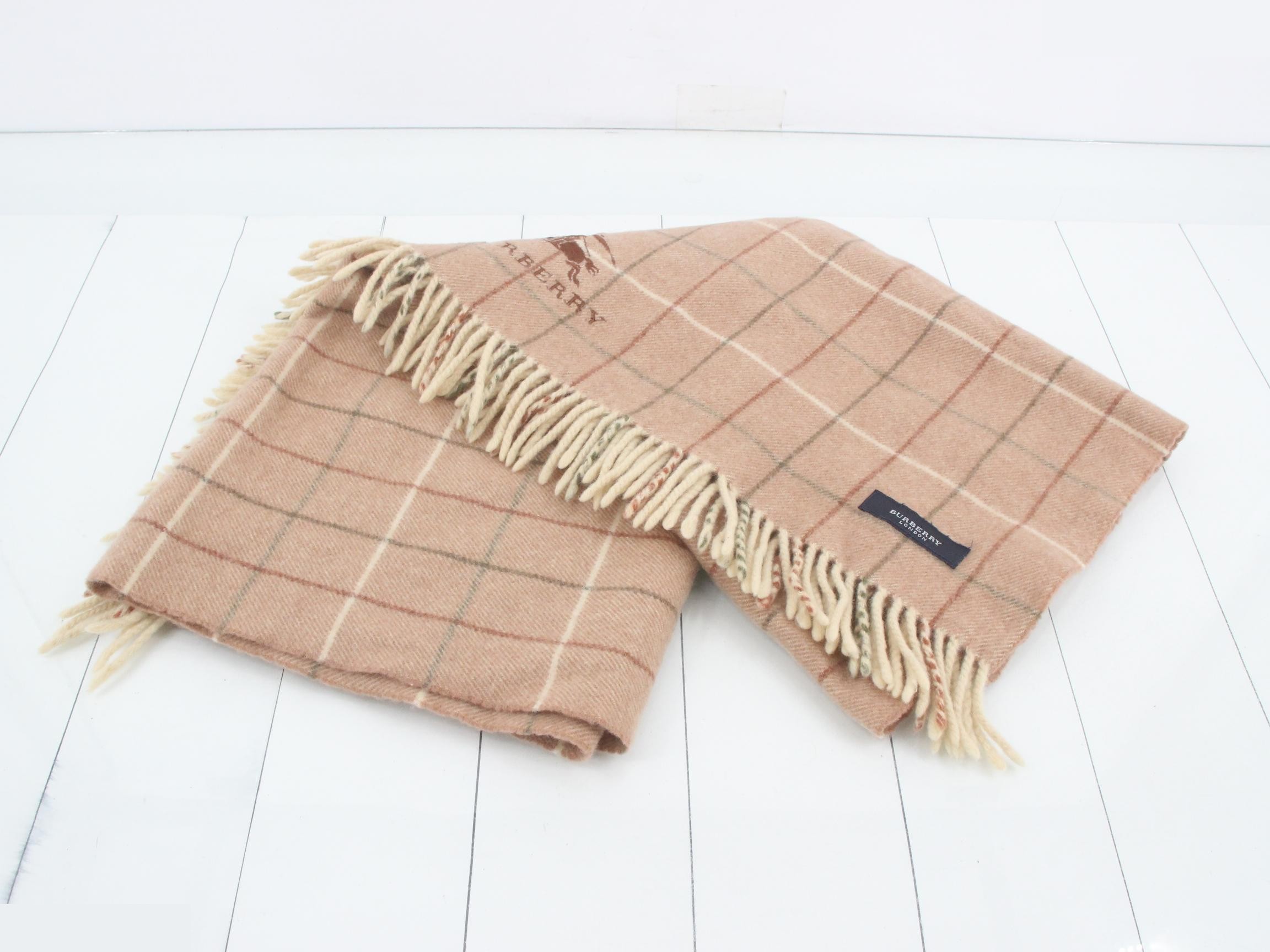 Nova Check lap blanket/shawl, beige — view 2
