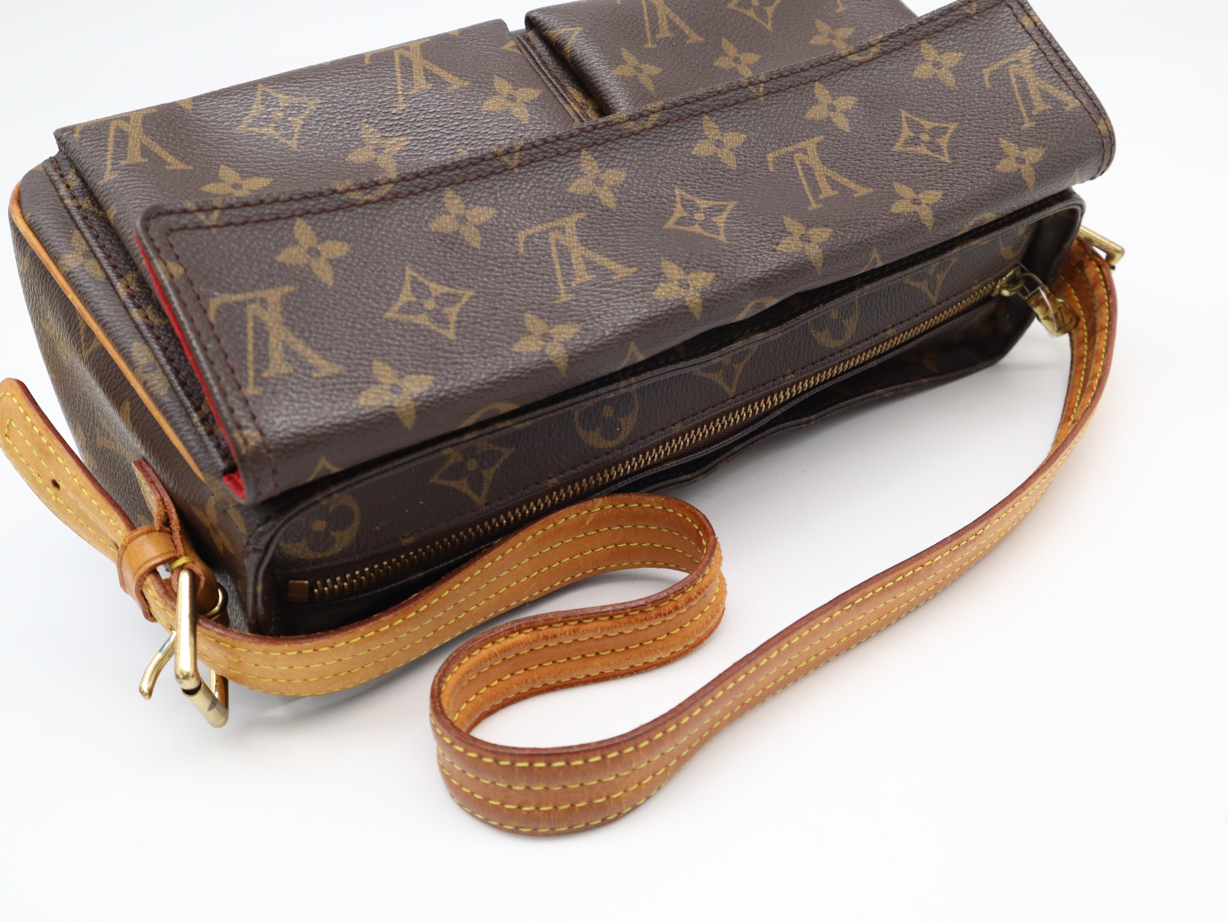 M51164 Monogram Viva Cite MM Shoulder Bag — view 6