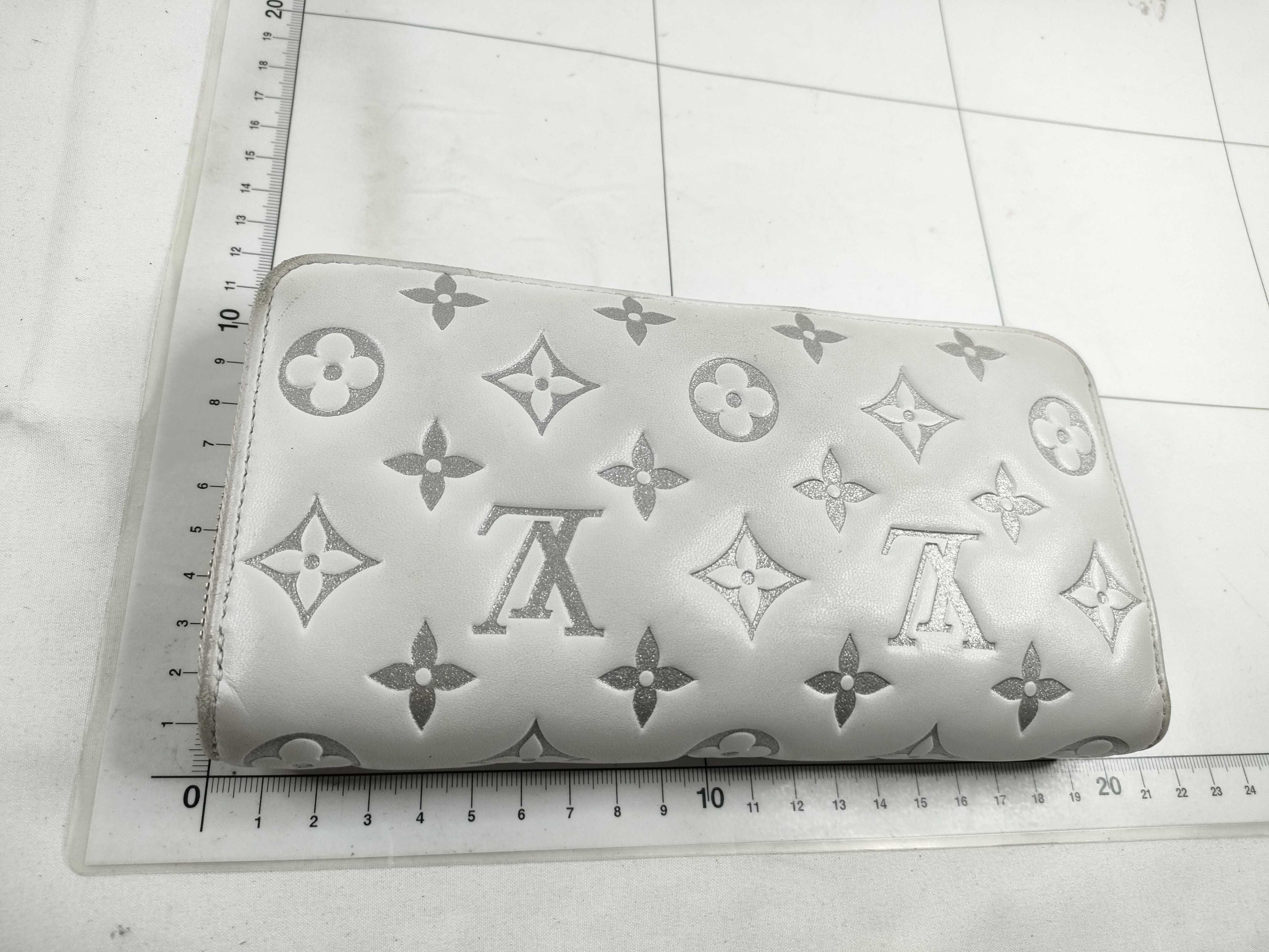 Zippy Wallet LV SKI M12154 Lambskin Wallet — view 2