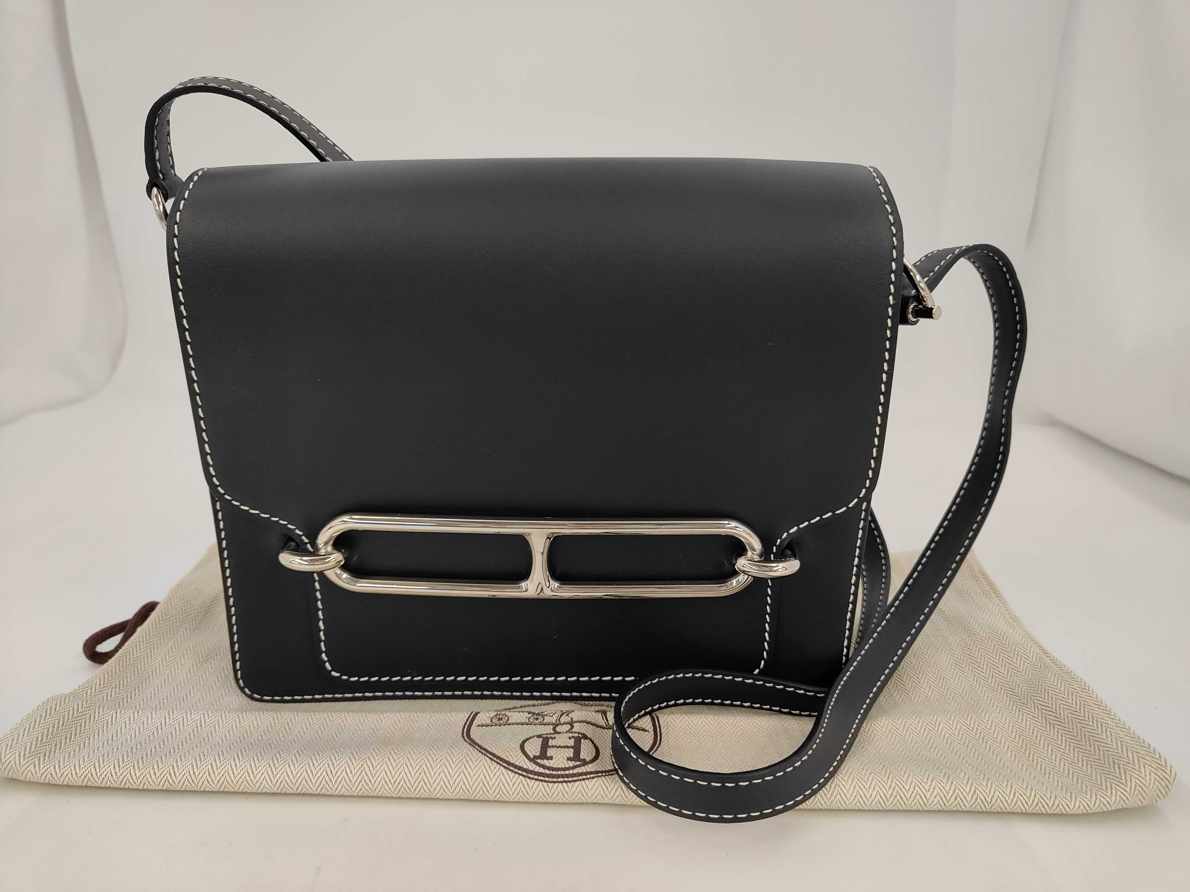Sac Lauris 23, Veau Swift leather shoulder bag, C stamp.