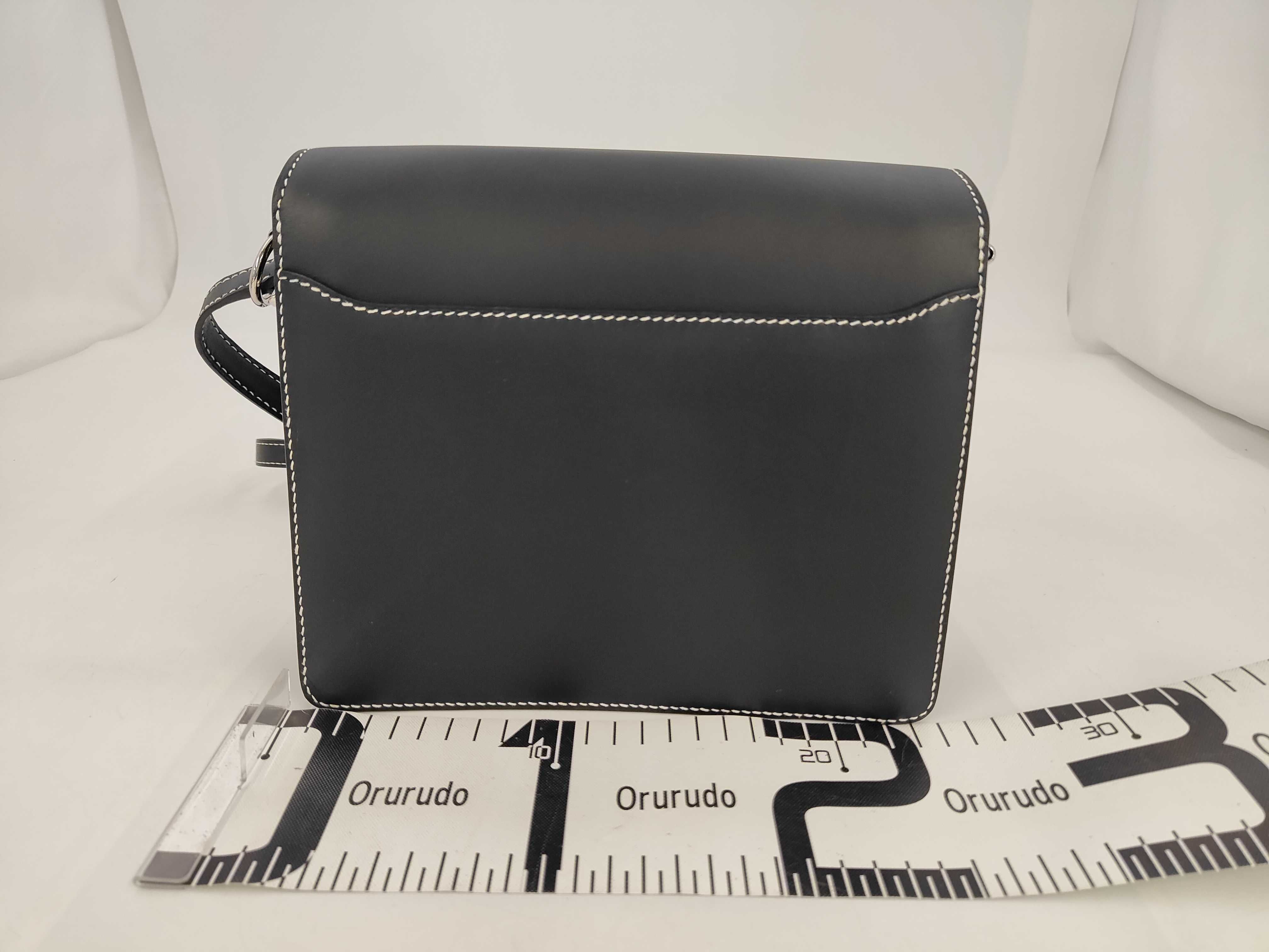 Sac Lauris 23, Veau Swift leather shoulder bag, C stamp. — view 2