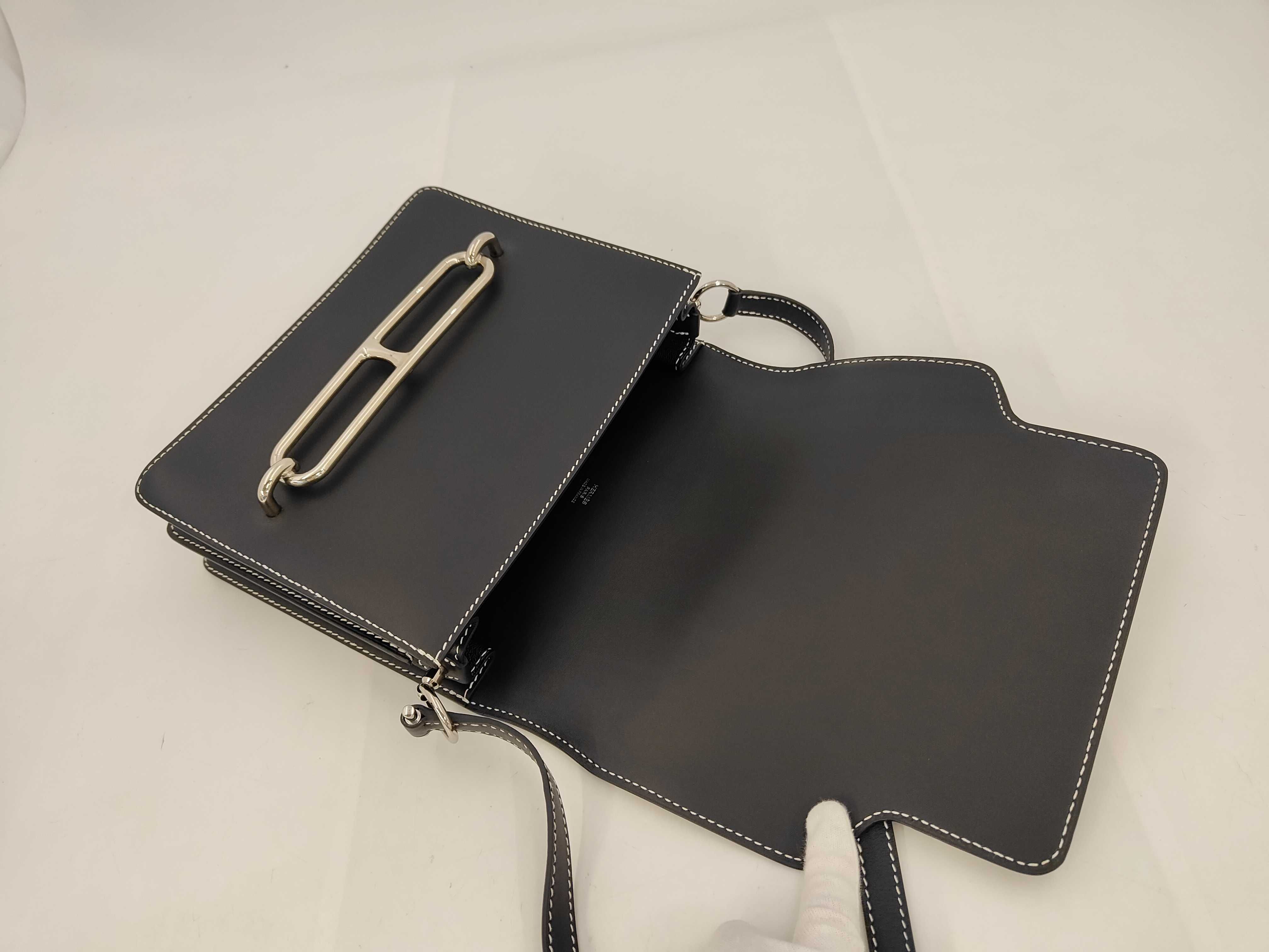 Sac Lauris 23, Veau Swift leather shoulder bag, C stamp. — view 8