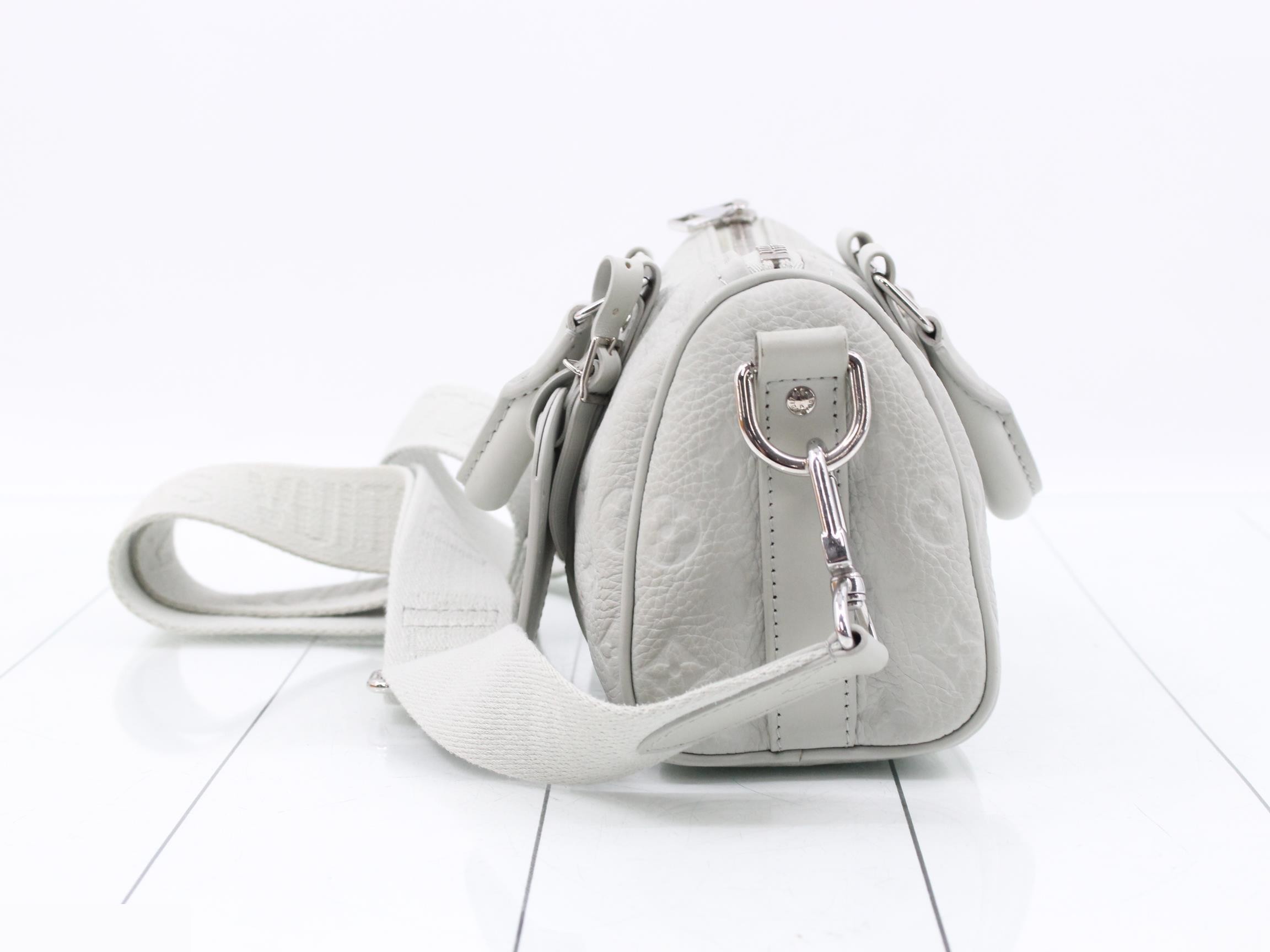 Monogram Taurillon Keepall Bandoulière 25 — view 3