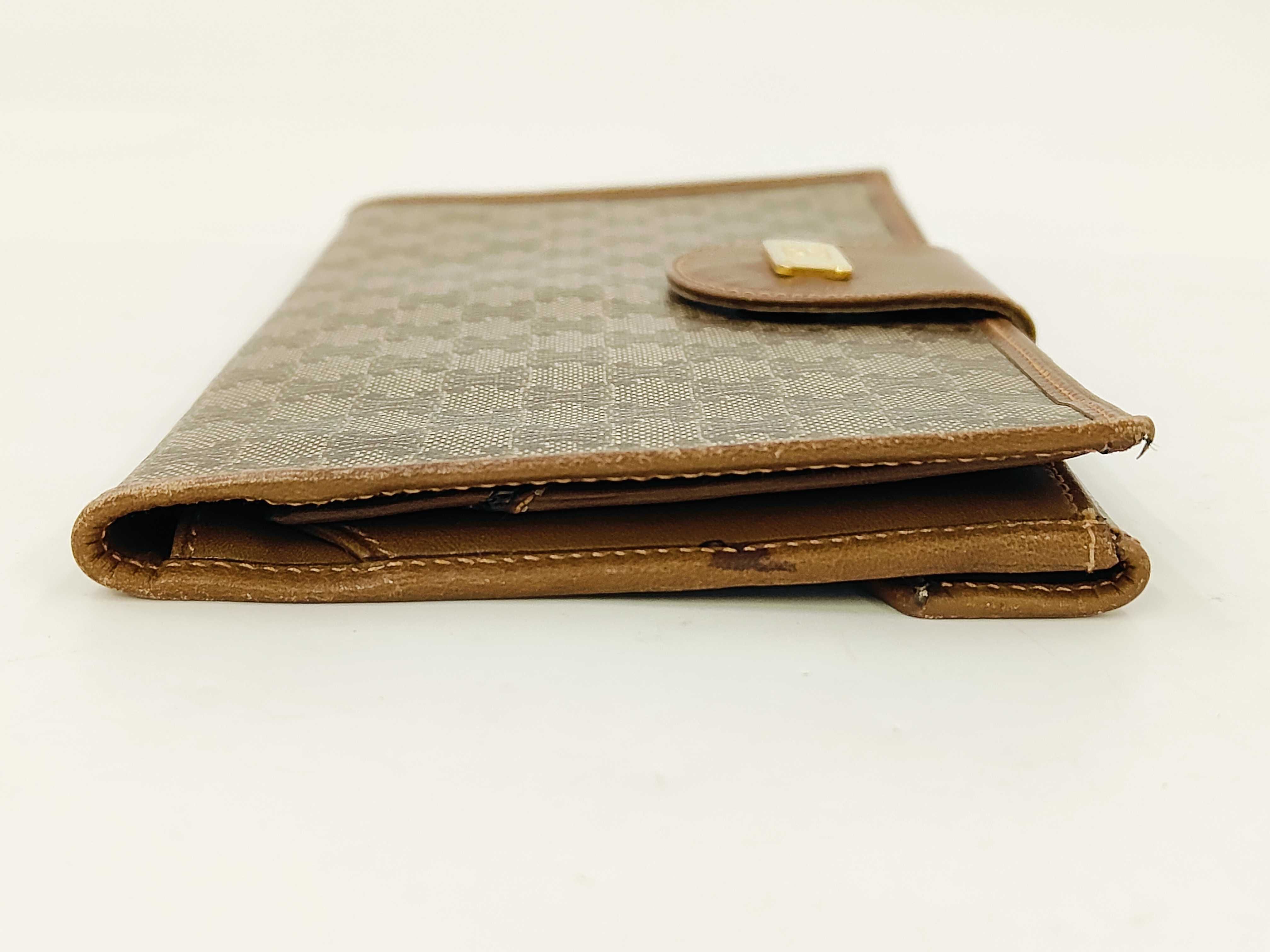 wallet — view 4