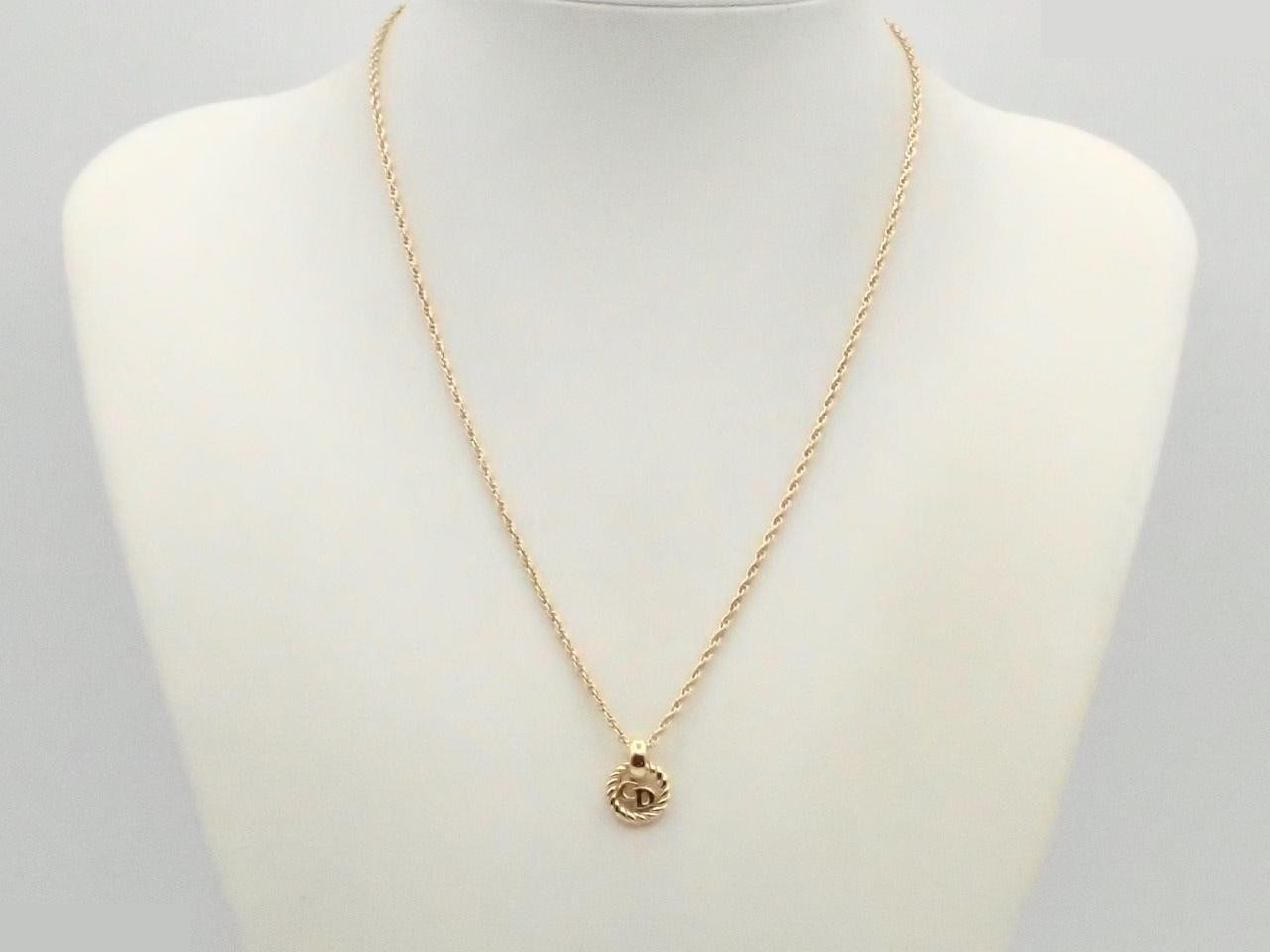 Other lines: Precious metals, necklaces, pendants, chains approximately 45cm long. — view 3