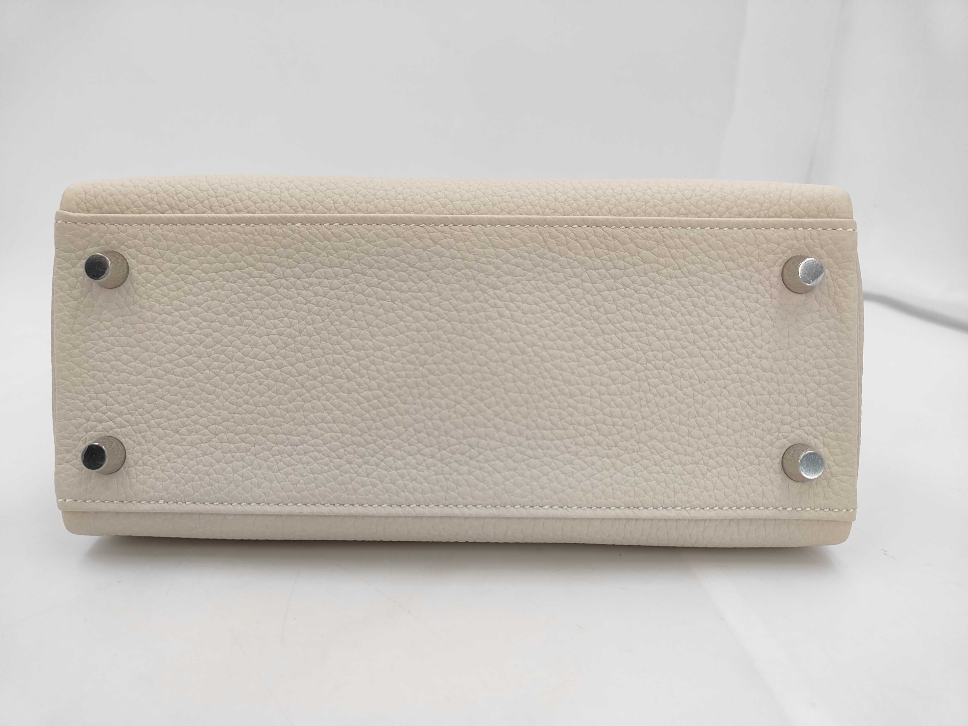 Kelly 25 Togo Leather Handbag with Silver Hardware (G Stamp) — view 3
