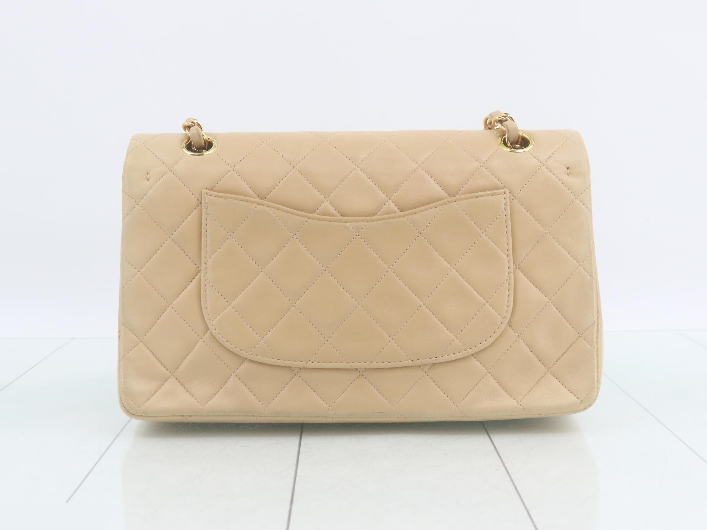 Chain shoulder bag, beige, with sticker and card. — view 2