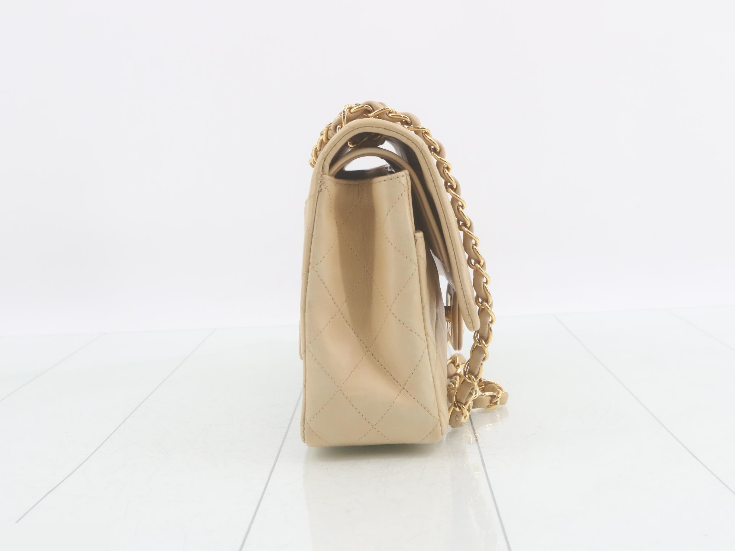 Chain shoulder bag, beige, with sticker and card. — view 4
