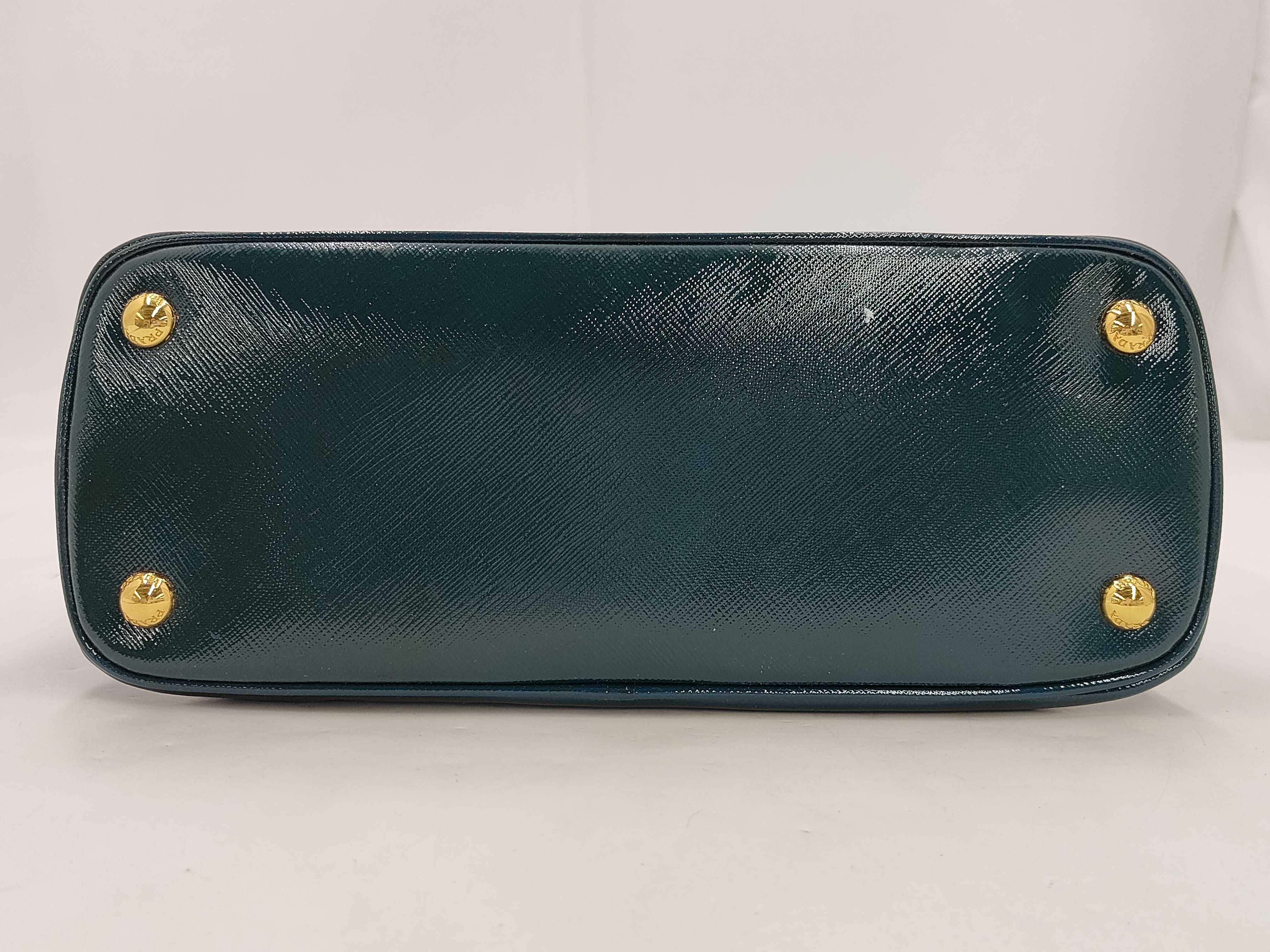 green shoulder bag — view 7