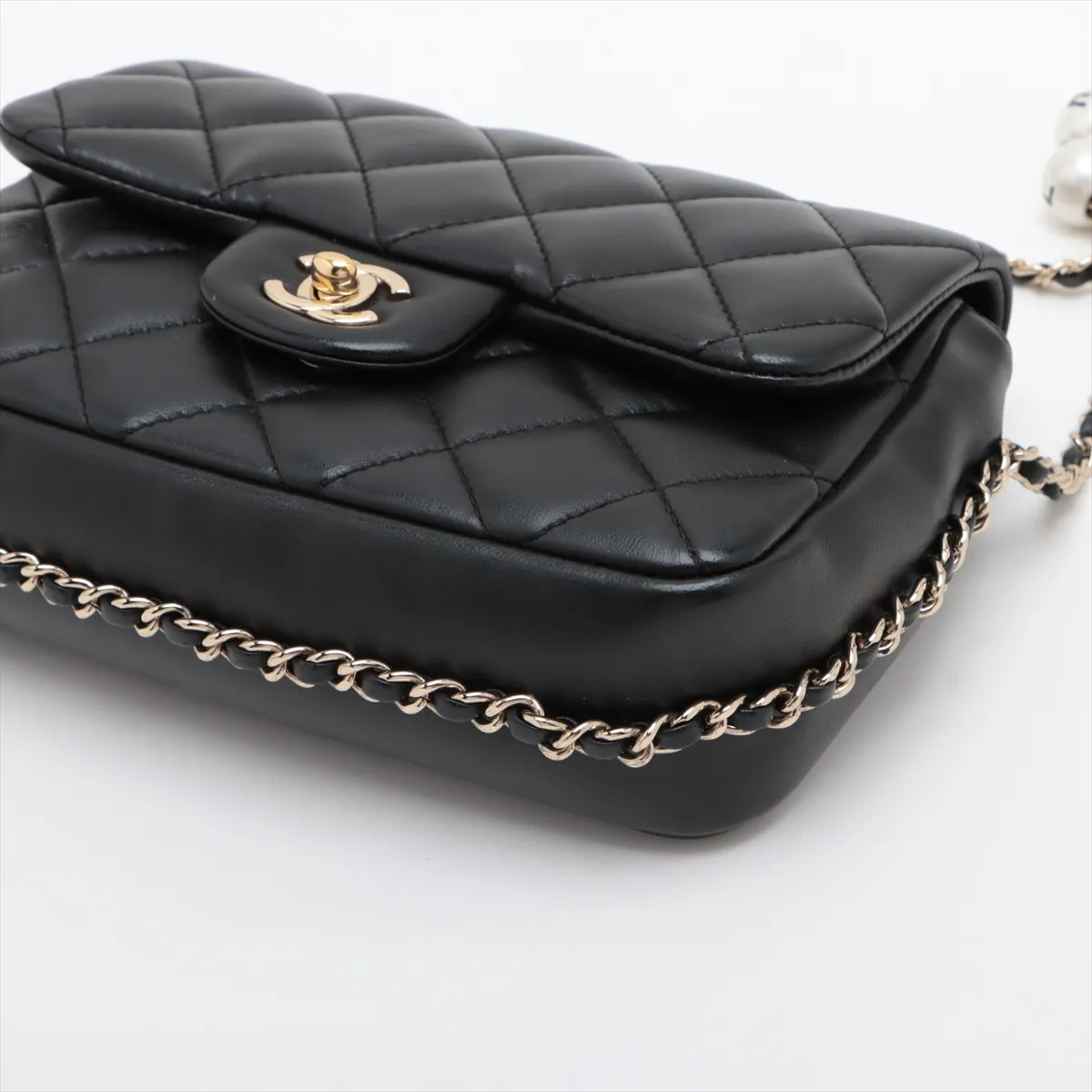 Matelasse Lambskin Chain Shoulder Bag Pearl Black Gold Hardware 29364216 29th Series — view 3