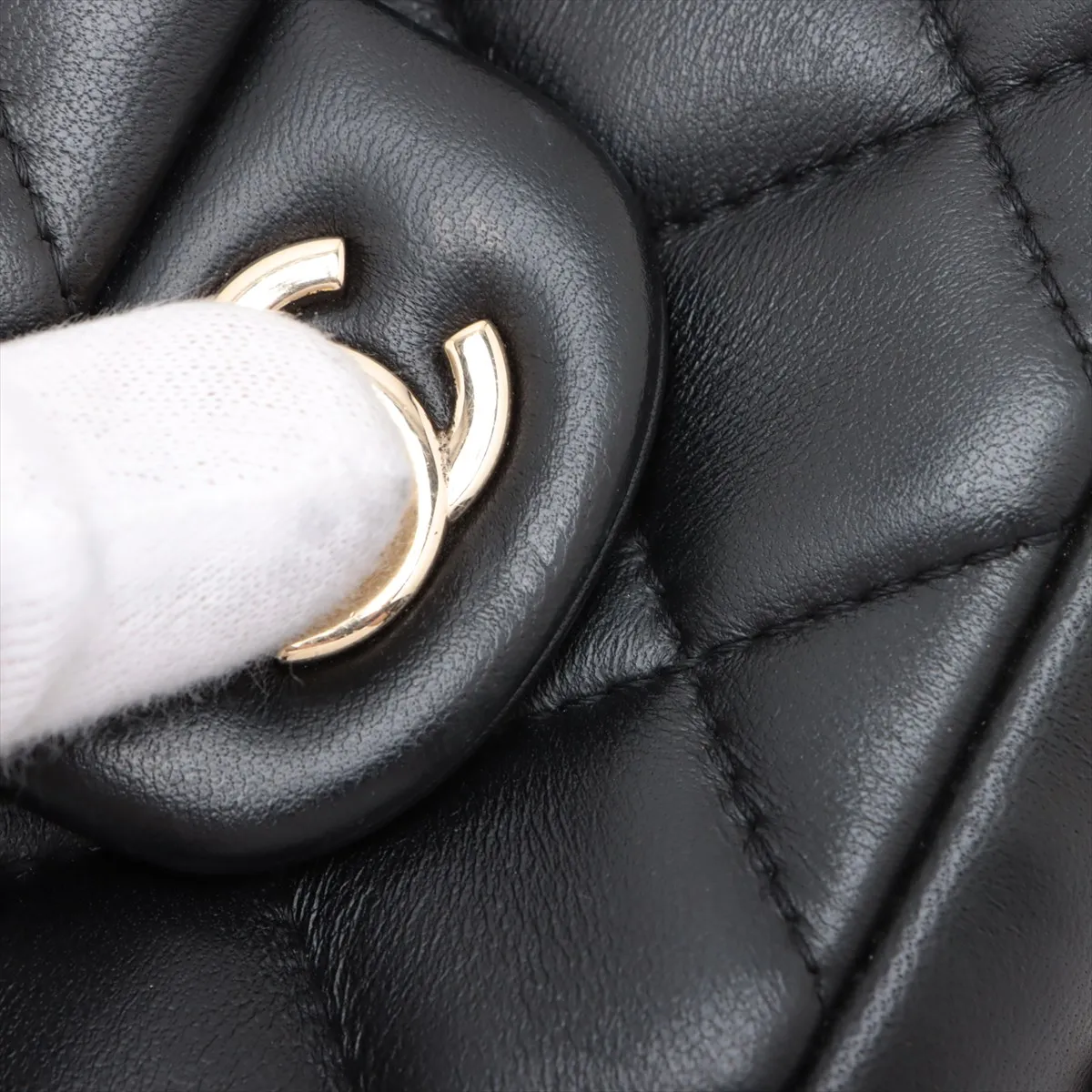 Matelasse Lambskin Chain Shoulder Bag Pearl Black Gold Hardware 29364216 29th Series — view 10