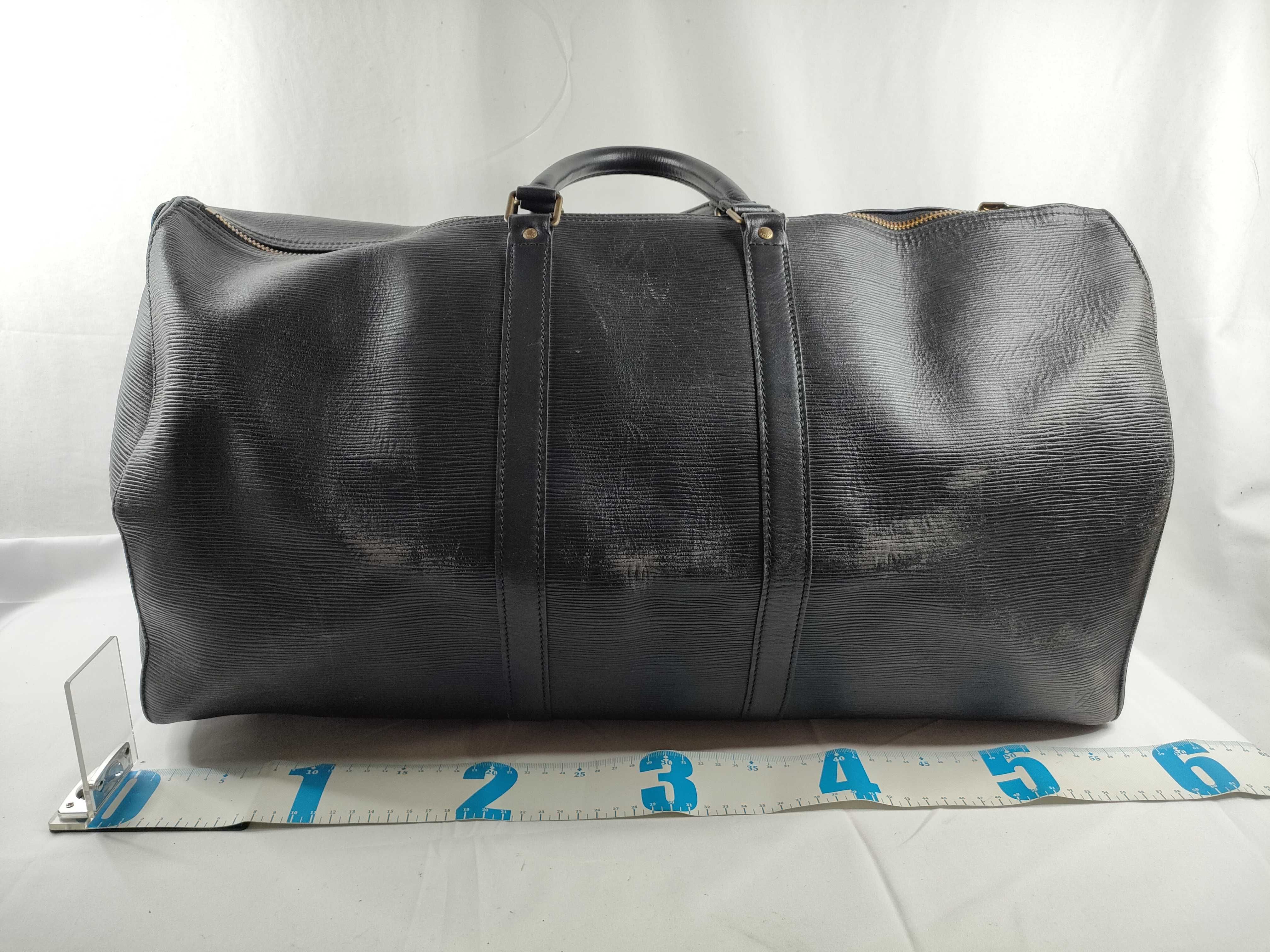 Epi LV Keepall 55 Black Boston Bag — view 2
