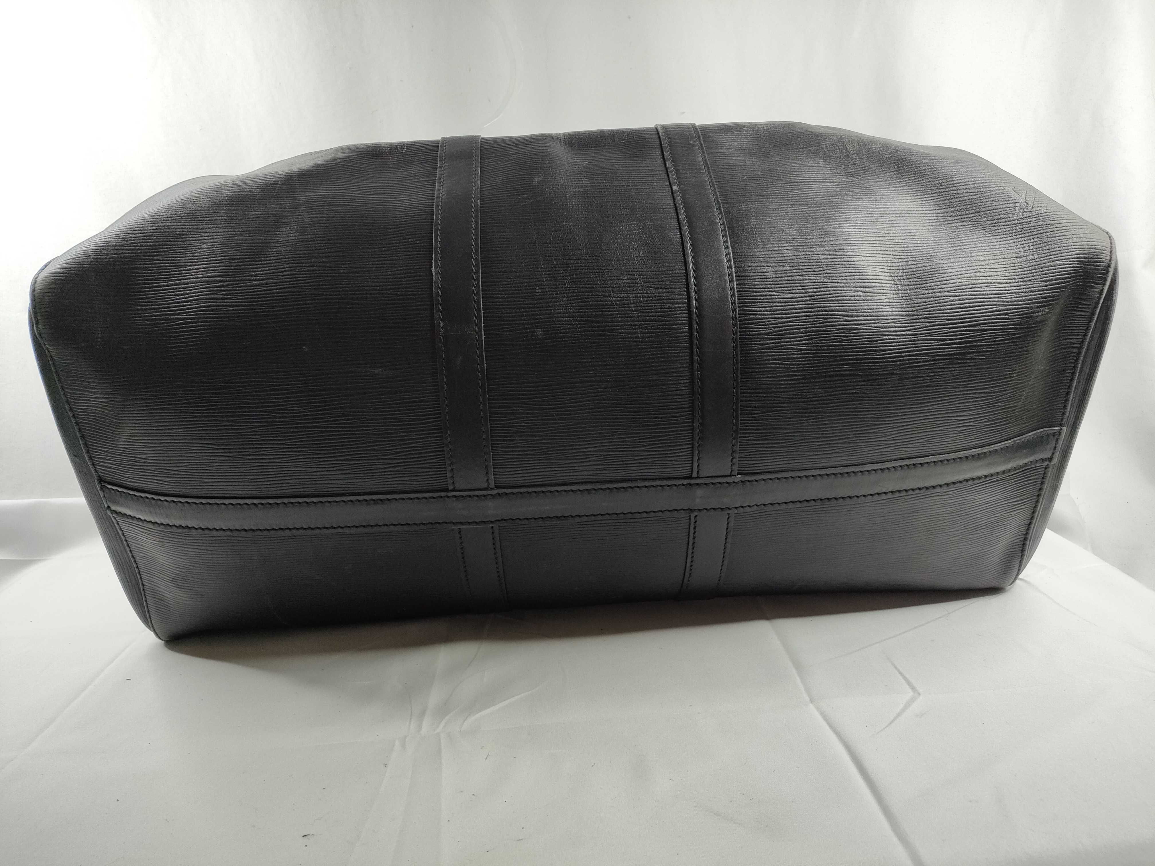 Epi LV Keepall 55 Black Boston Bag — view 4