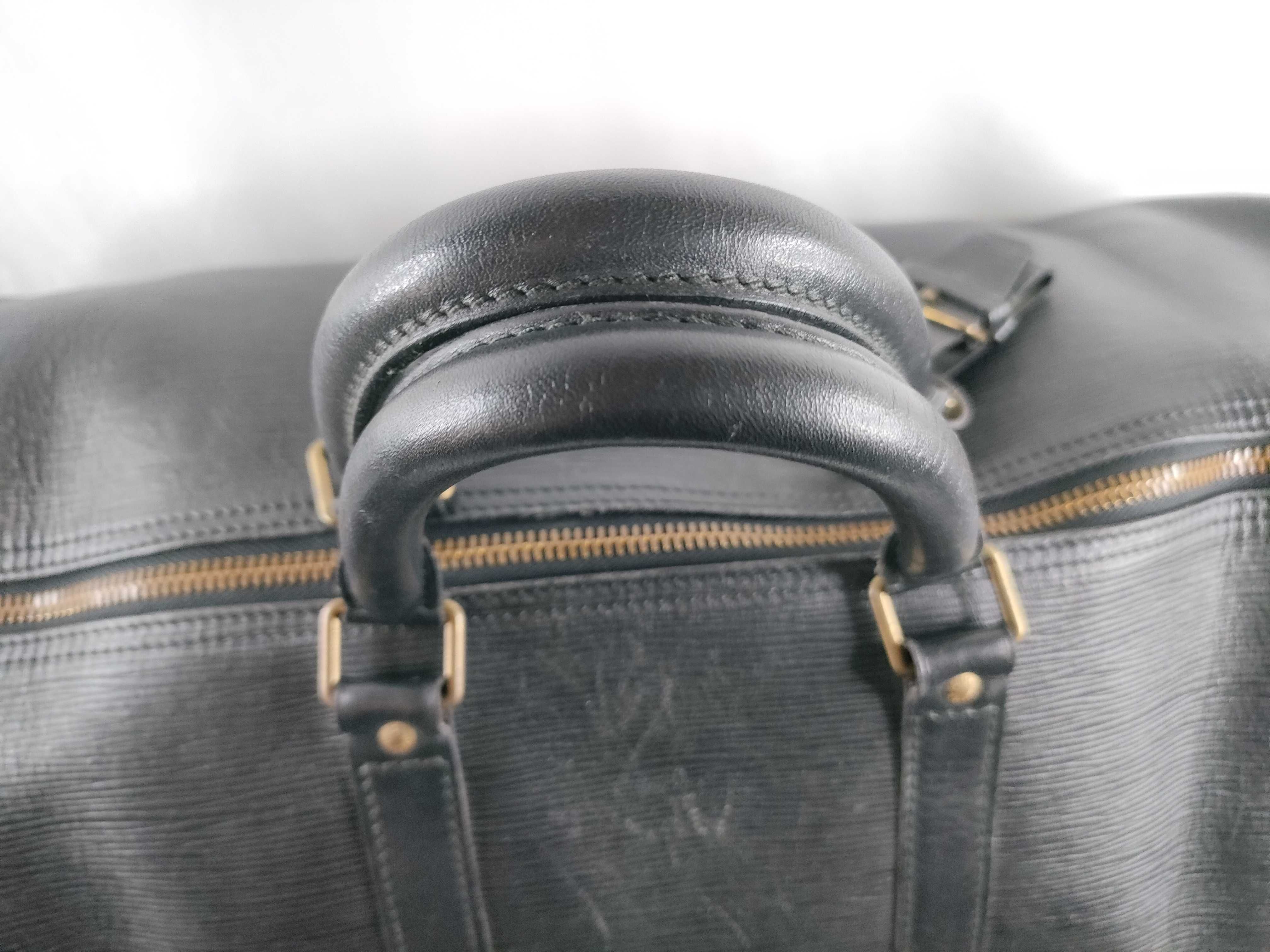 Epi LV Keepall 55 Black Boston Bag — view 7
