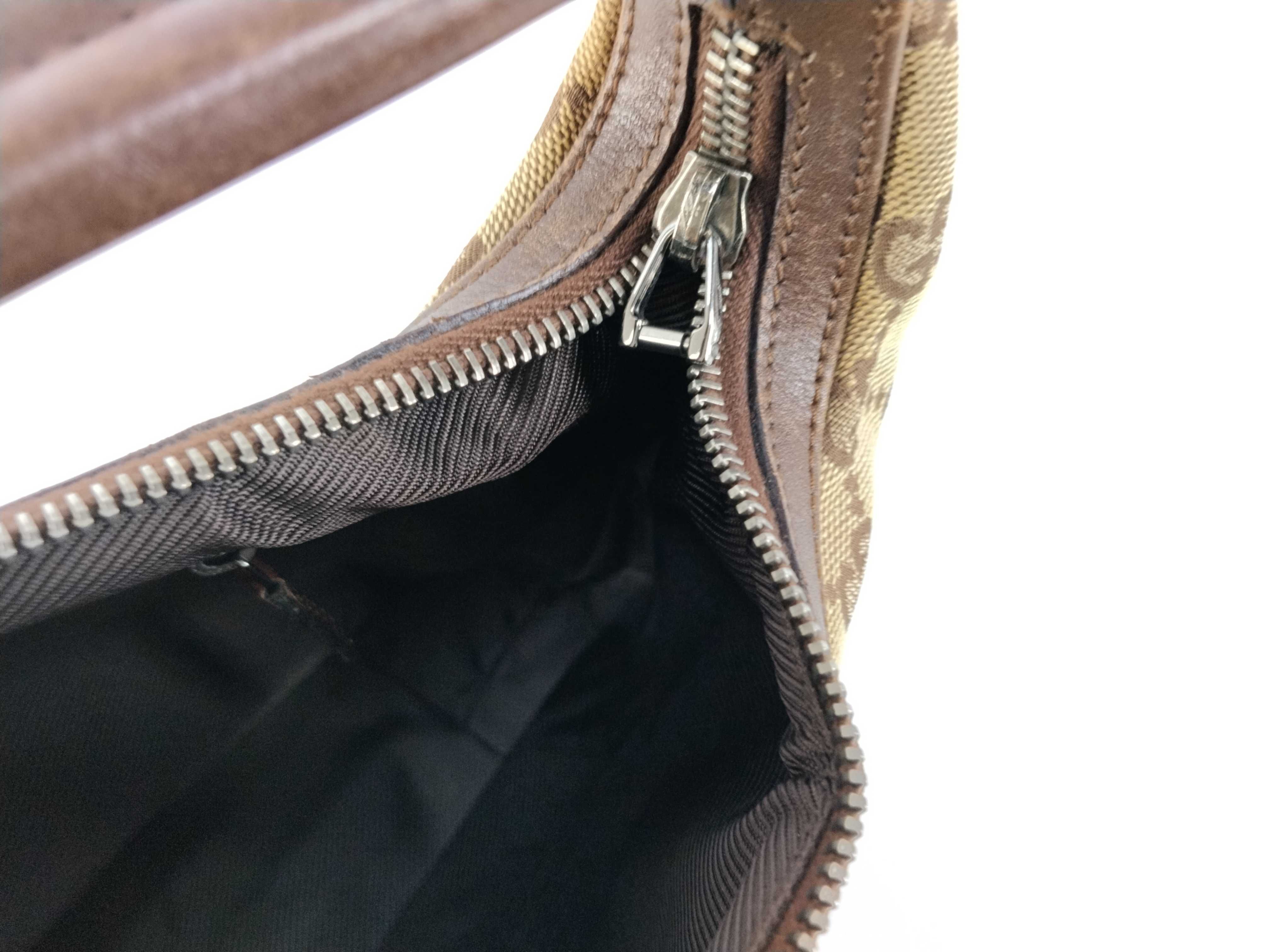 GG Canvas One-Shoulder Bag — view 11