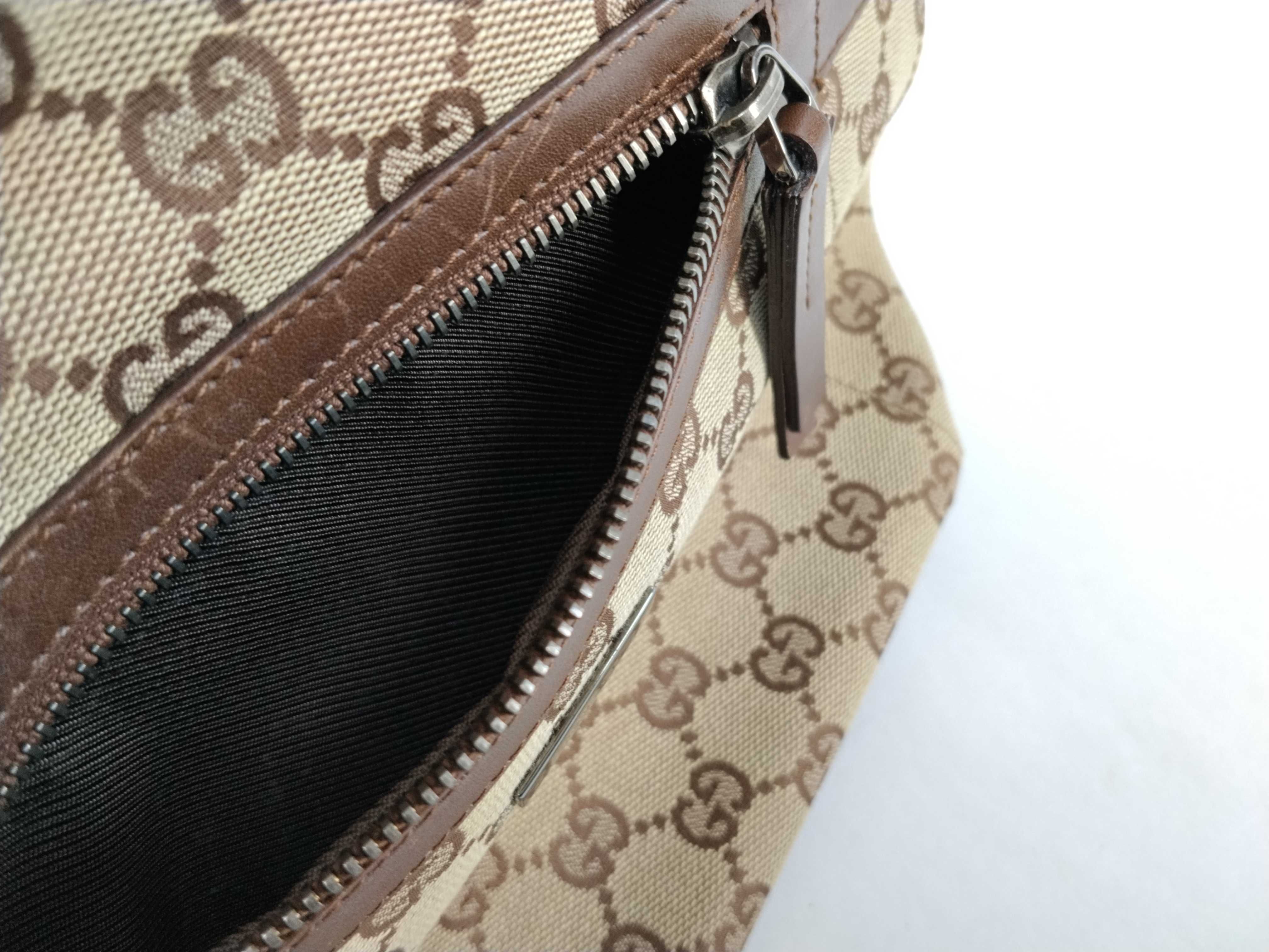 GG Canvas One-Shoulder Bag — view 14