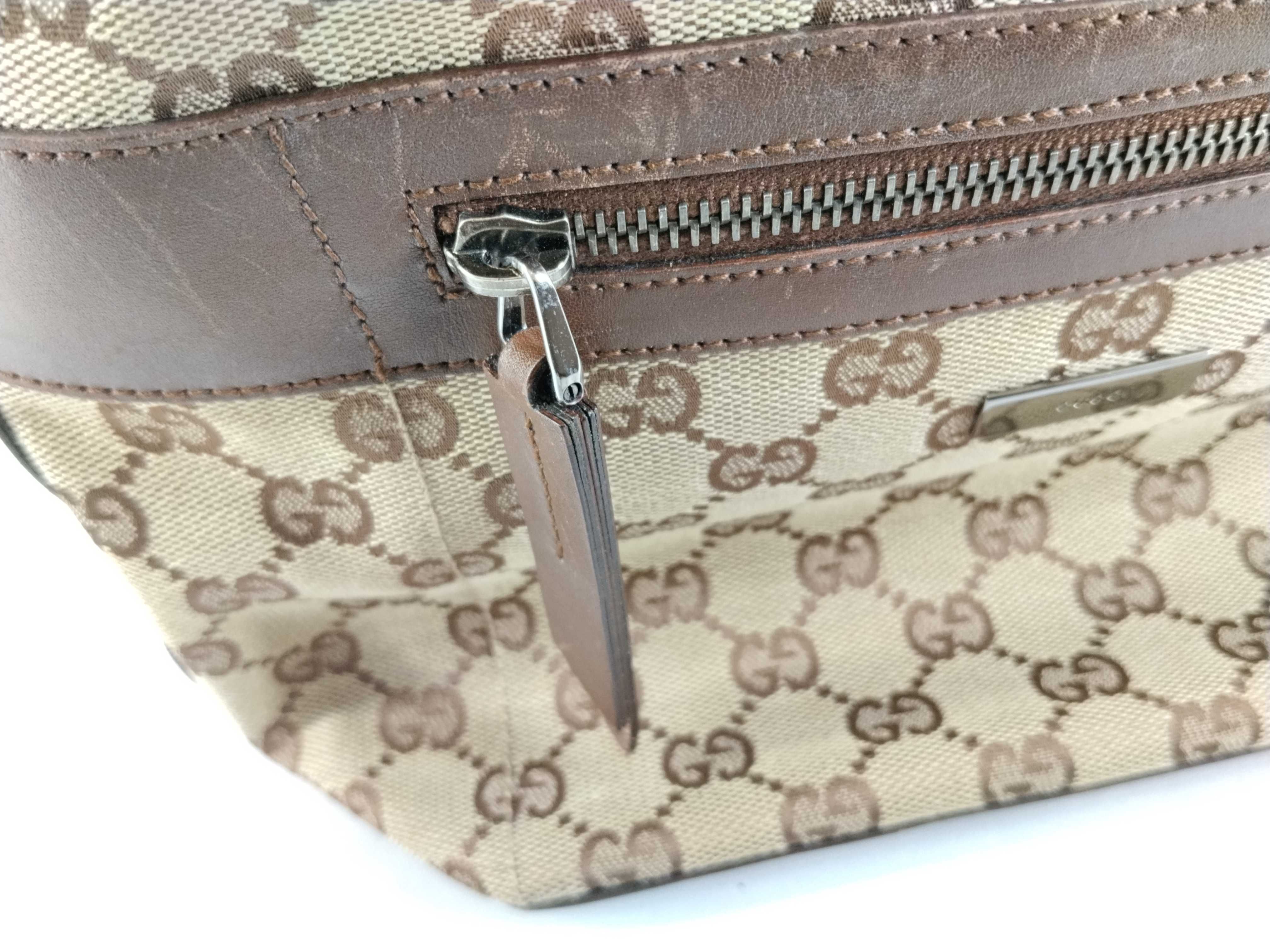 GG Canvas One-Shoulder Bag — view 9
