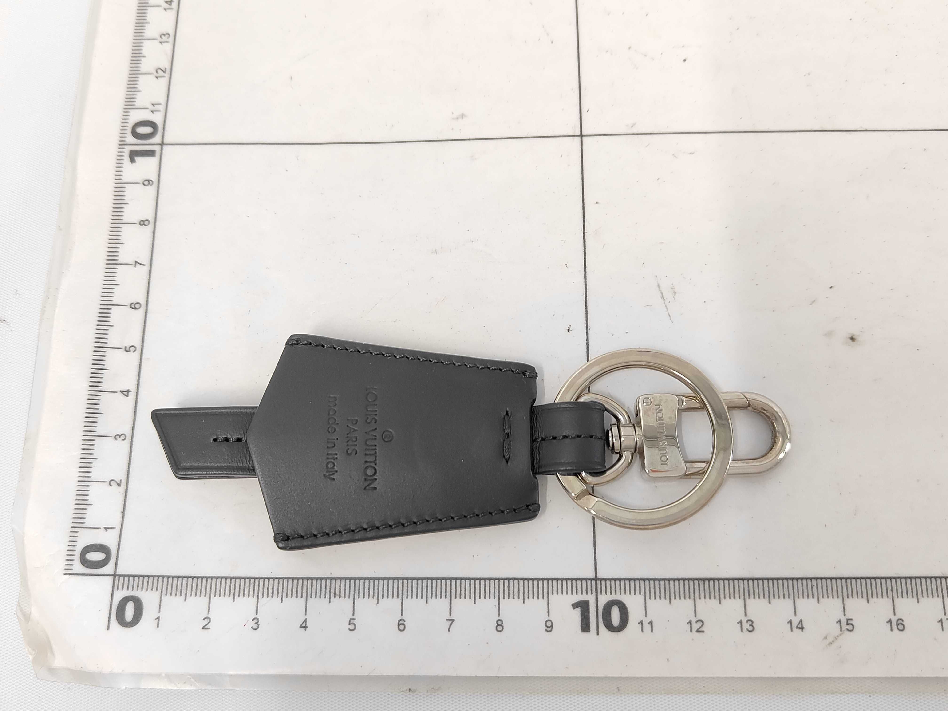 Keychain - LV Cloche Clé M68020 Key Case/Keychain — view 3