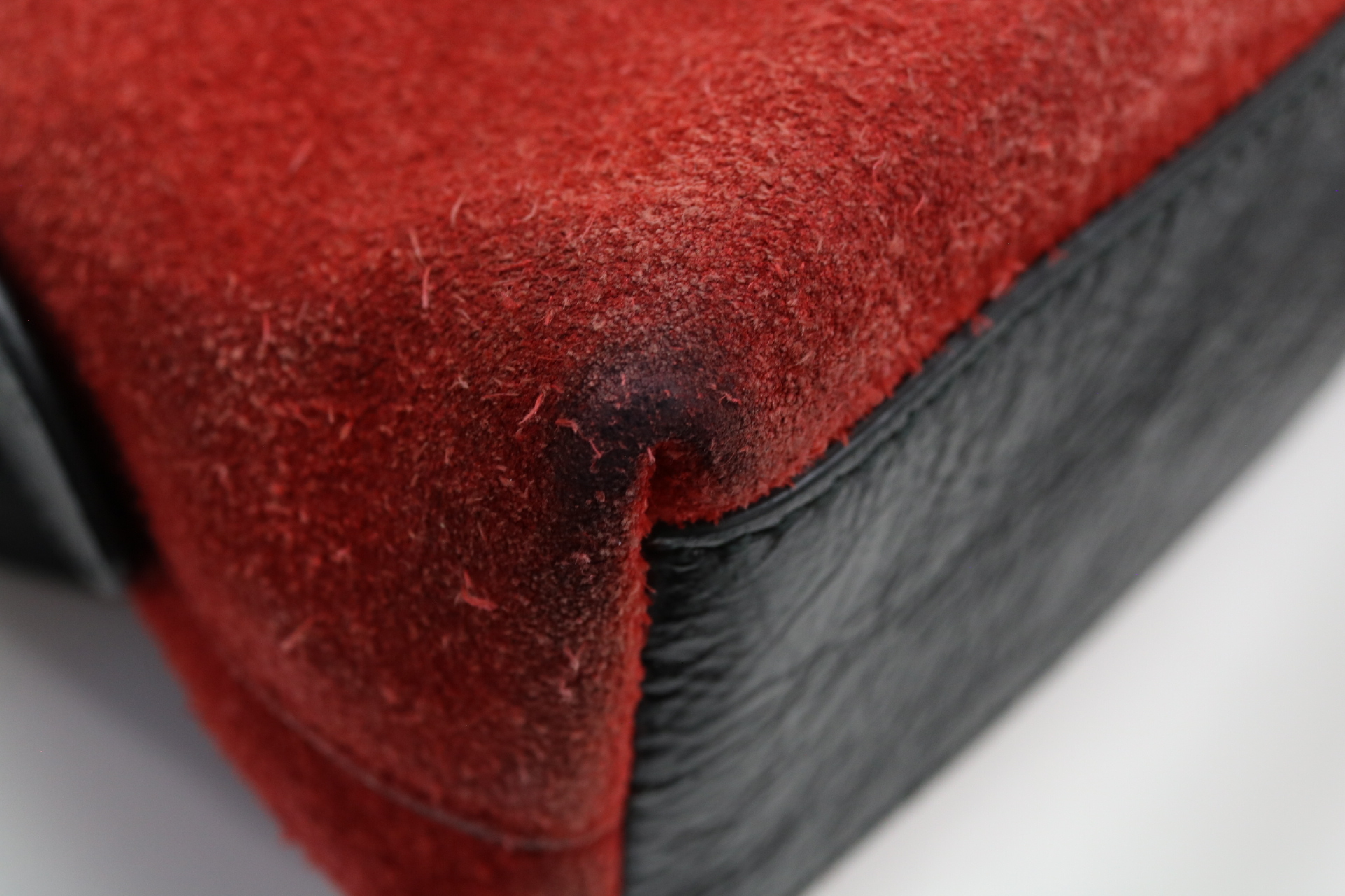Ophidia Sherry Line Suede Shoulder Bag — view 11