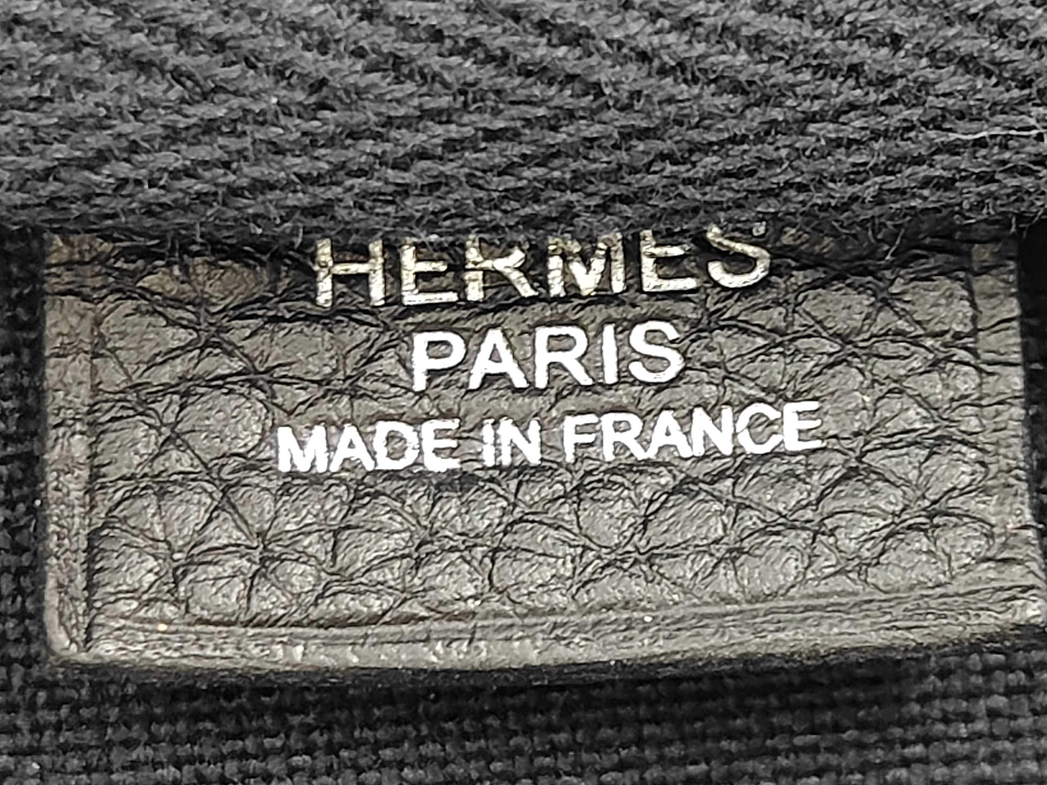 Victoria 41 Taurillon Clemence Black SS B Stamp Handbag — view 11
