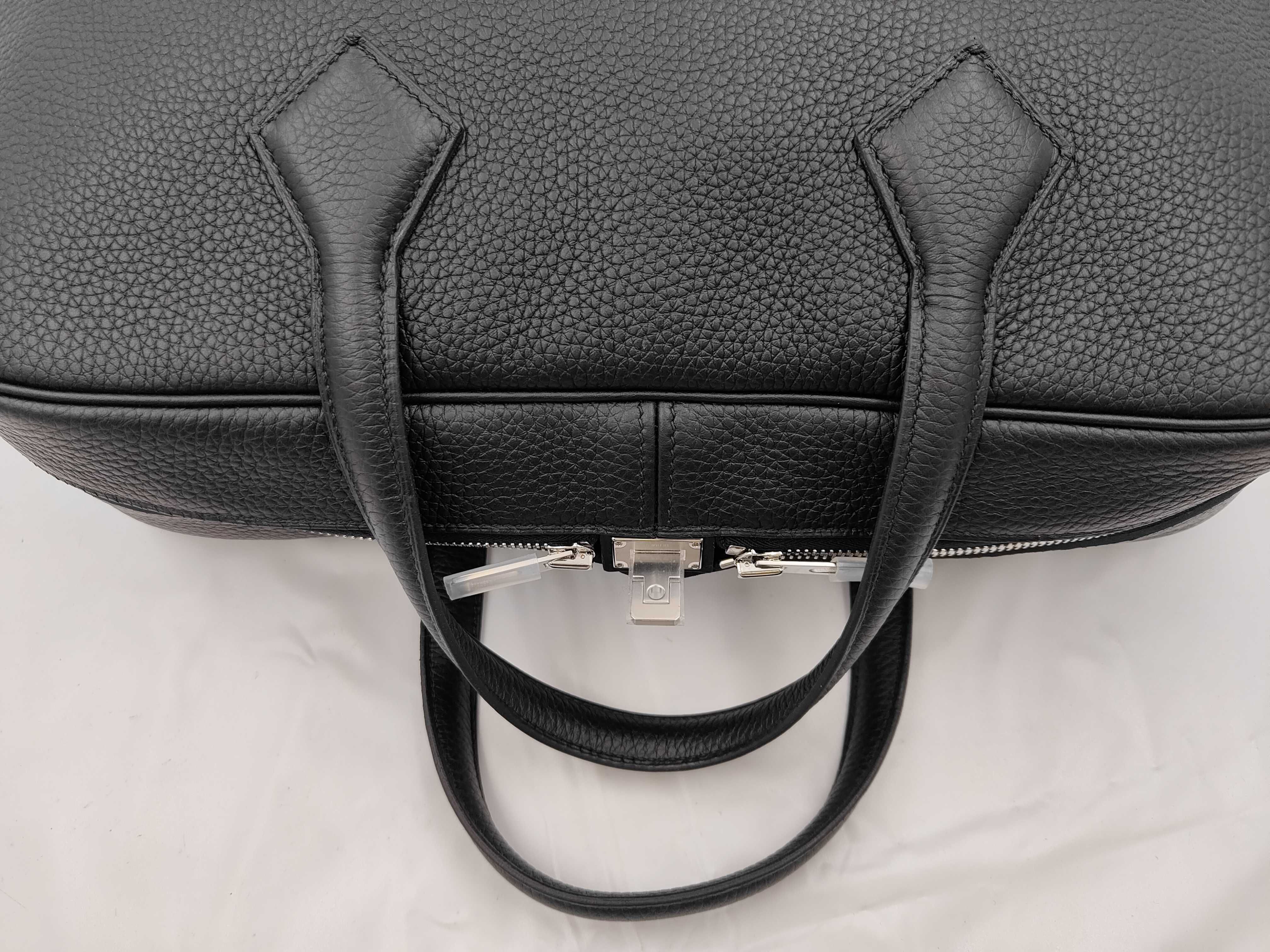 Victoria 41 Taurillon Clemence Black SS B Stamp Handbag — view 3