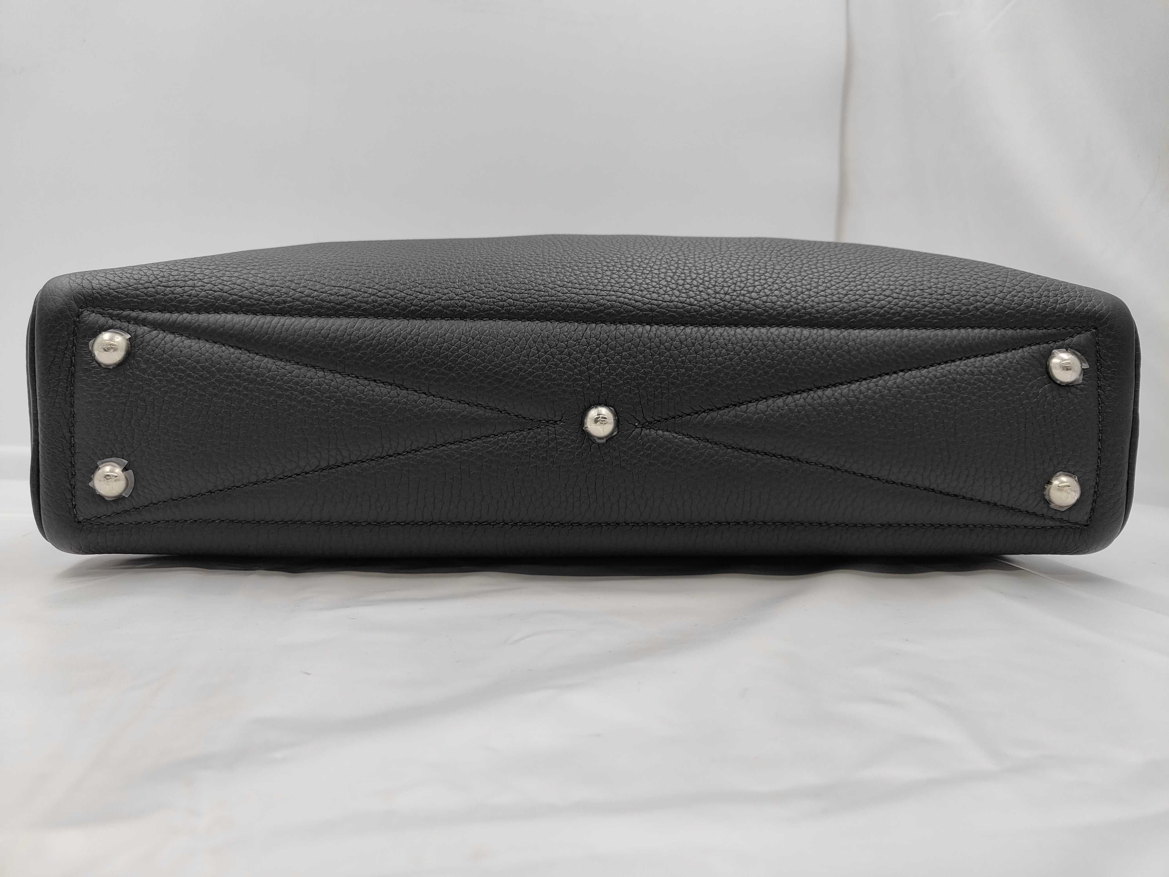 Victoria 41 Taurillon Clemence Black SS B Stamp Handbag — view 8