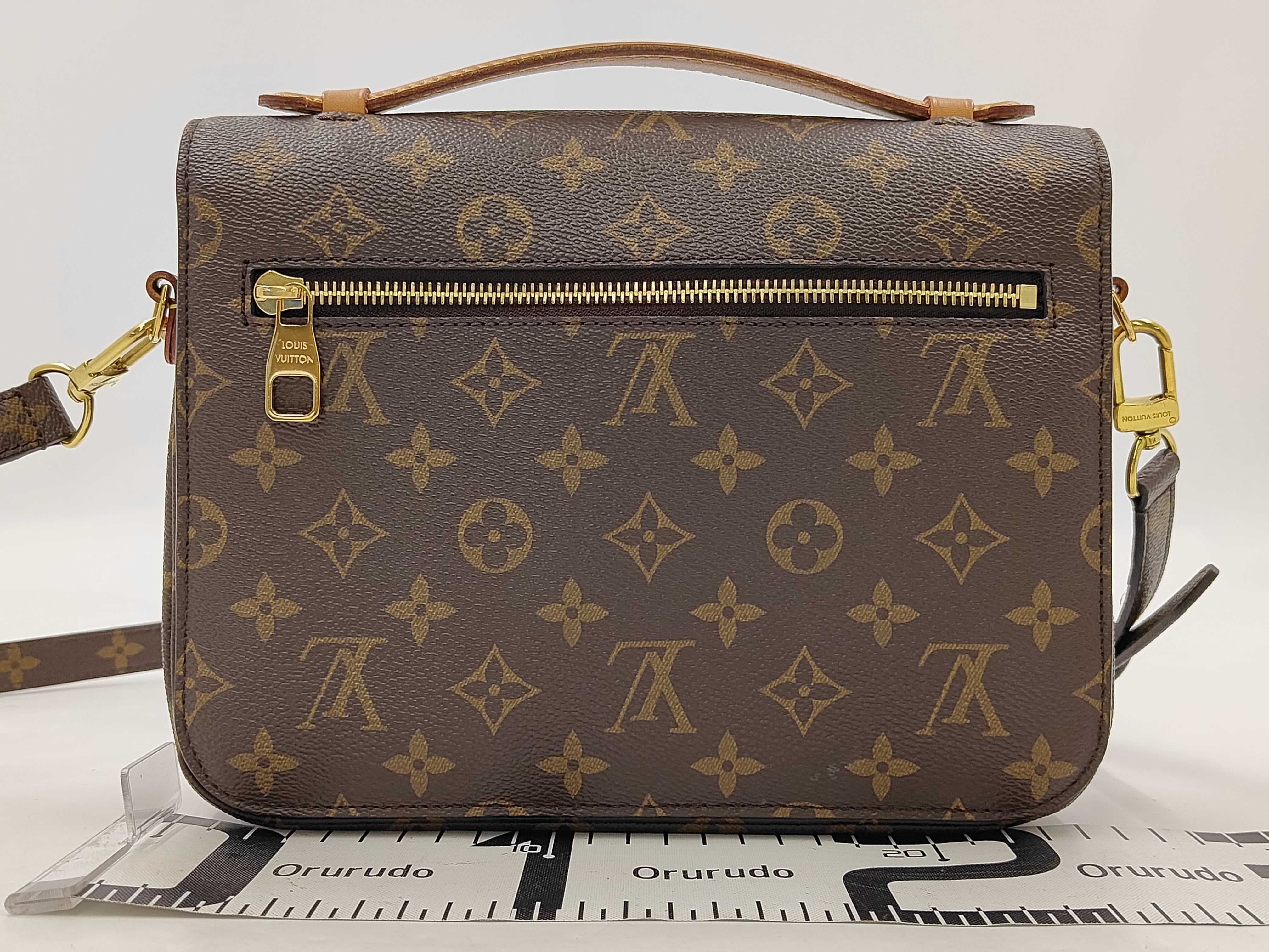 Monogram Pochette Métis M44875 Shoulder Bag — view 2
