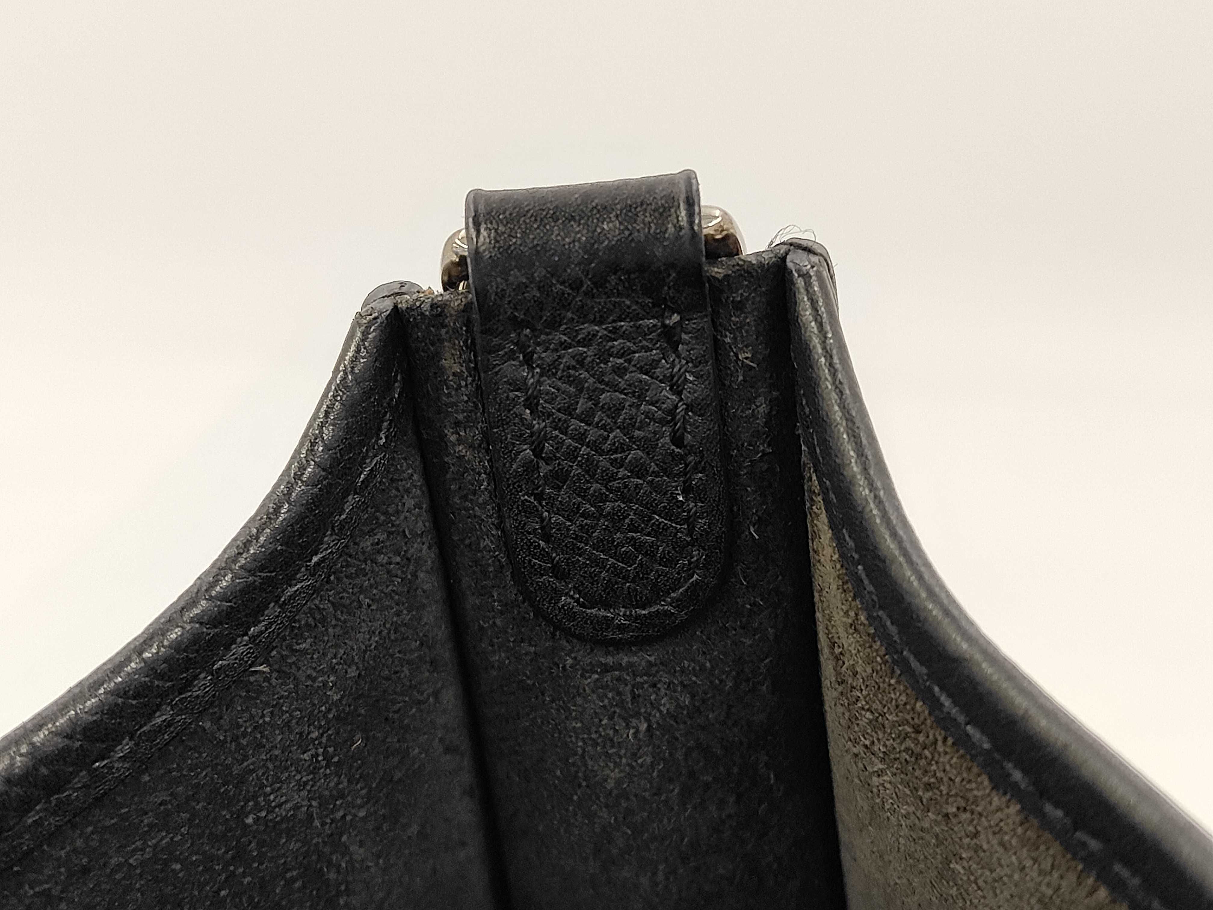 Evelyne TPM160H stamped shoulder bag, black. — view 11