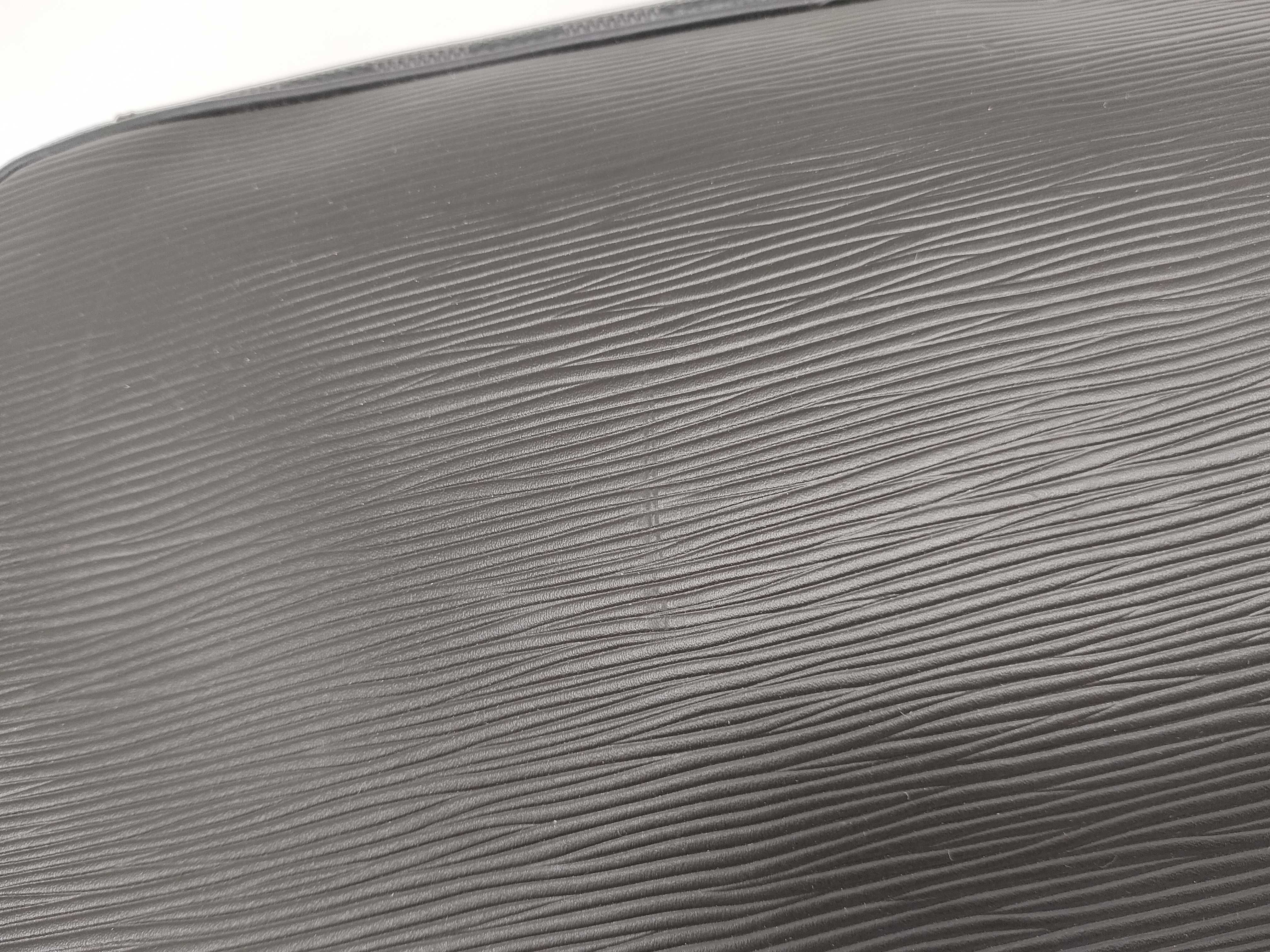 Epi Nile NM Shoulder Bag — view 15