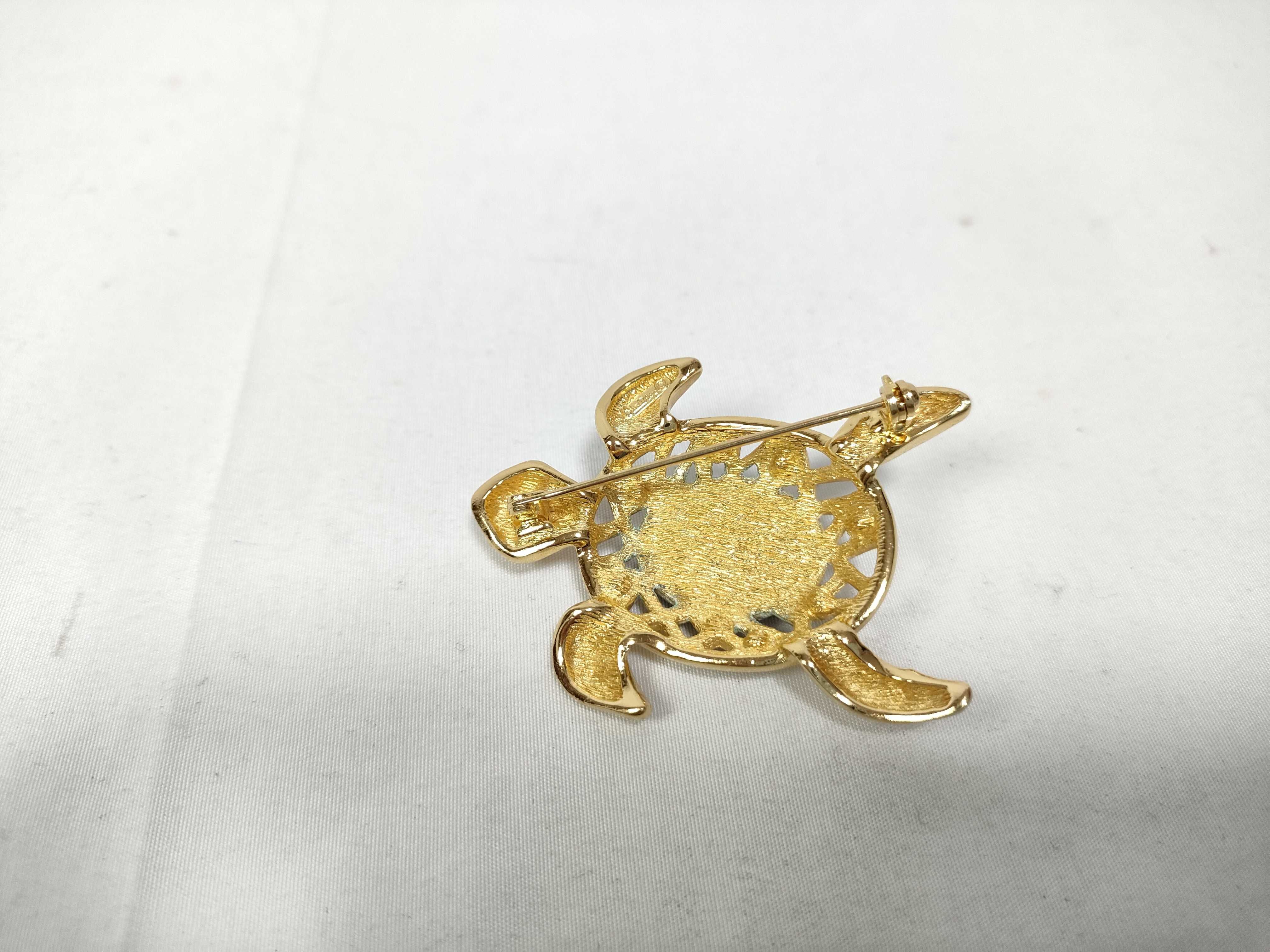 brooch, turtle design, gold and blue. — view 4