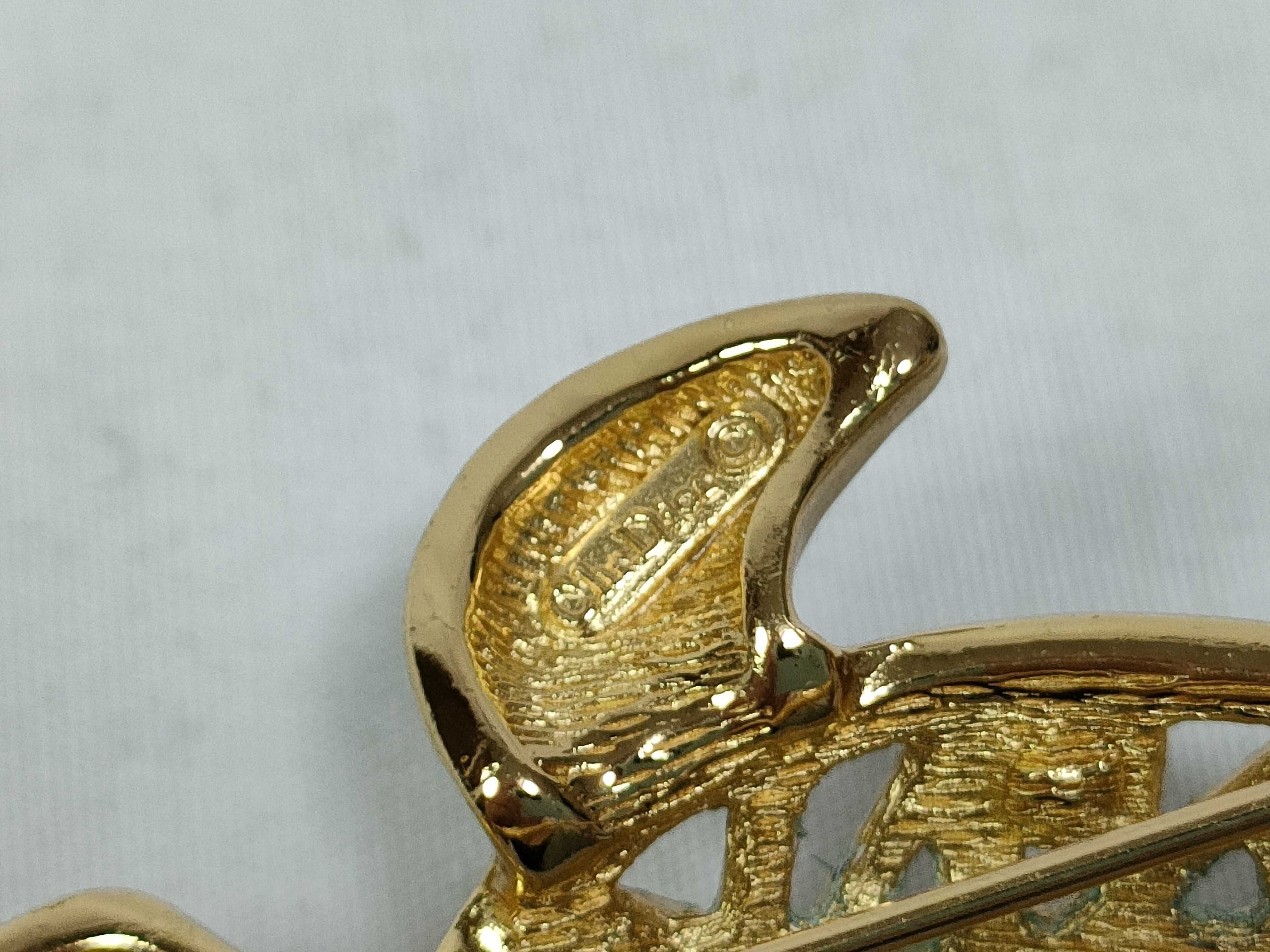brooch, turtle design, gold and blue. — view 6