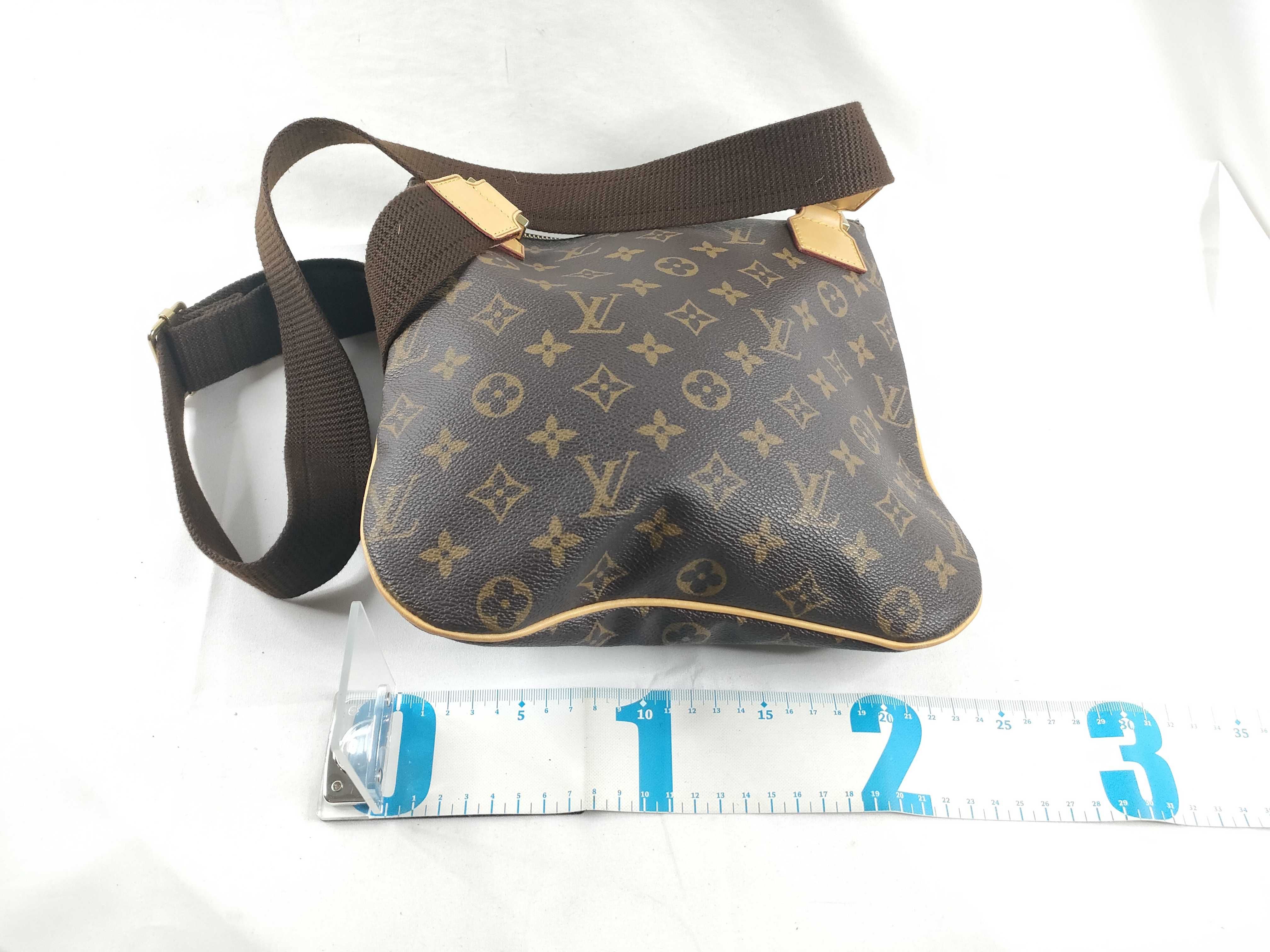 Monogram Pochette Bosphore M40044 Shoulder Bag — view 2