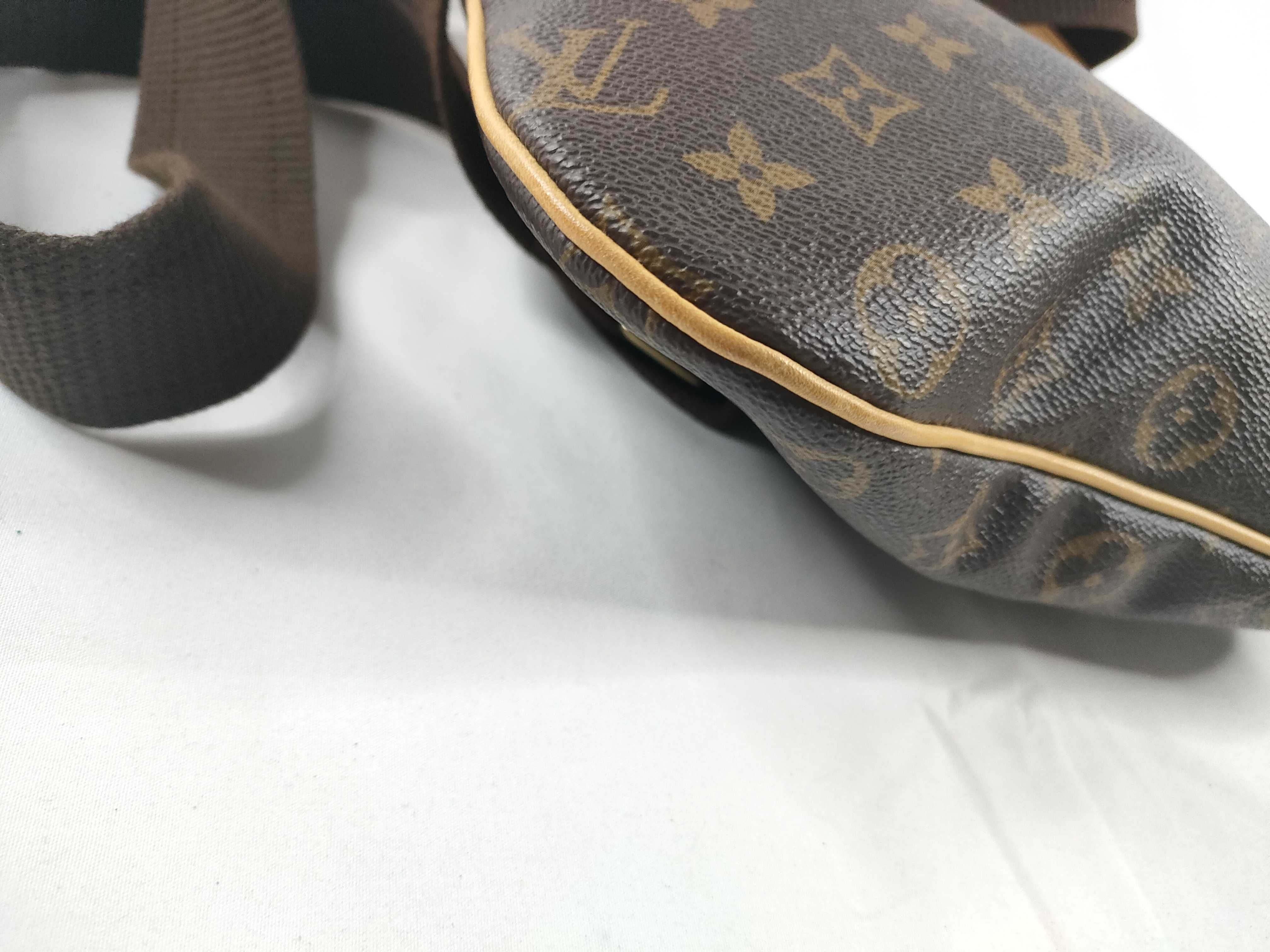 Monogram Pochette Bosphore M40044 Shoulder Bag — view 3