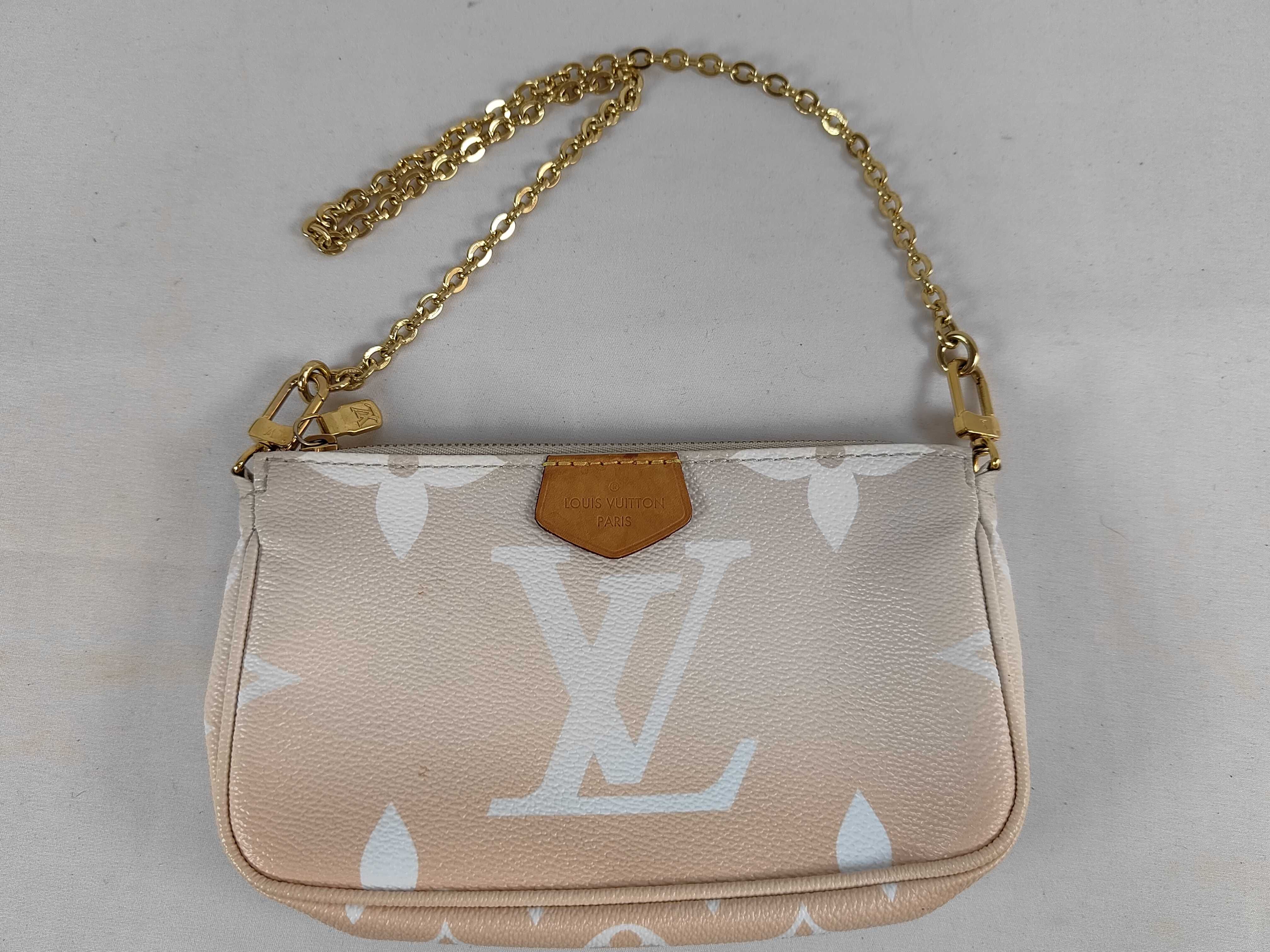 Giant Multi Pochette Accessoires M57634 Handbag — view 15