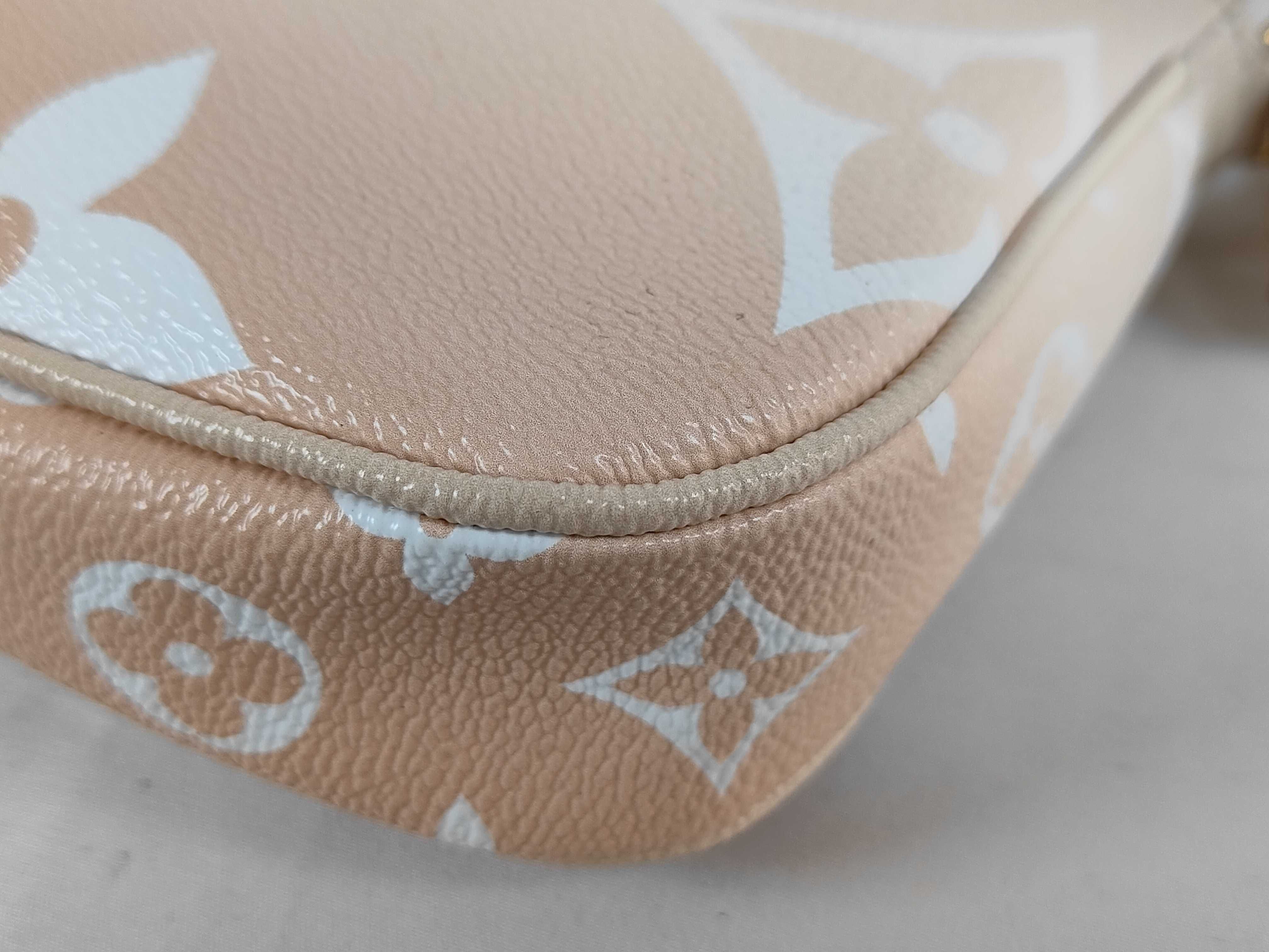 Giant Multi Pochette Accessoires M57634 Handbag — view 6