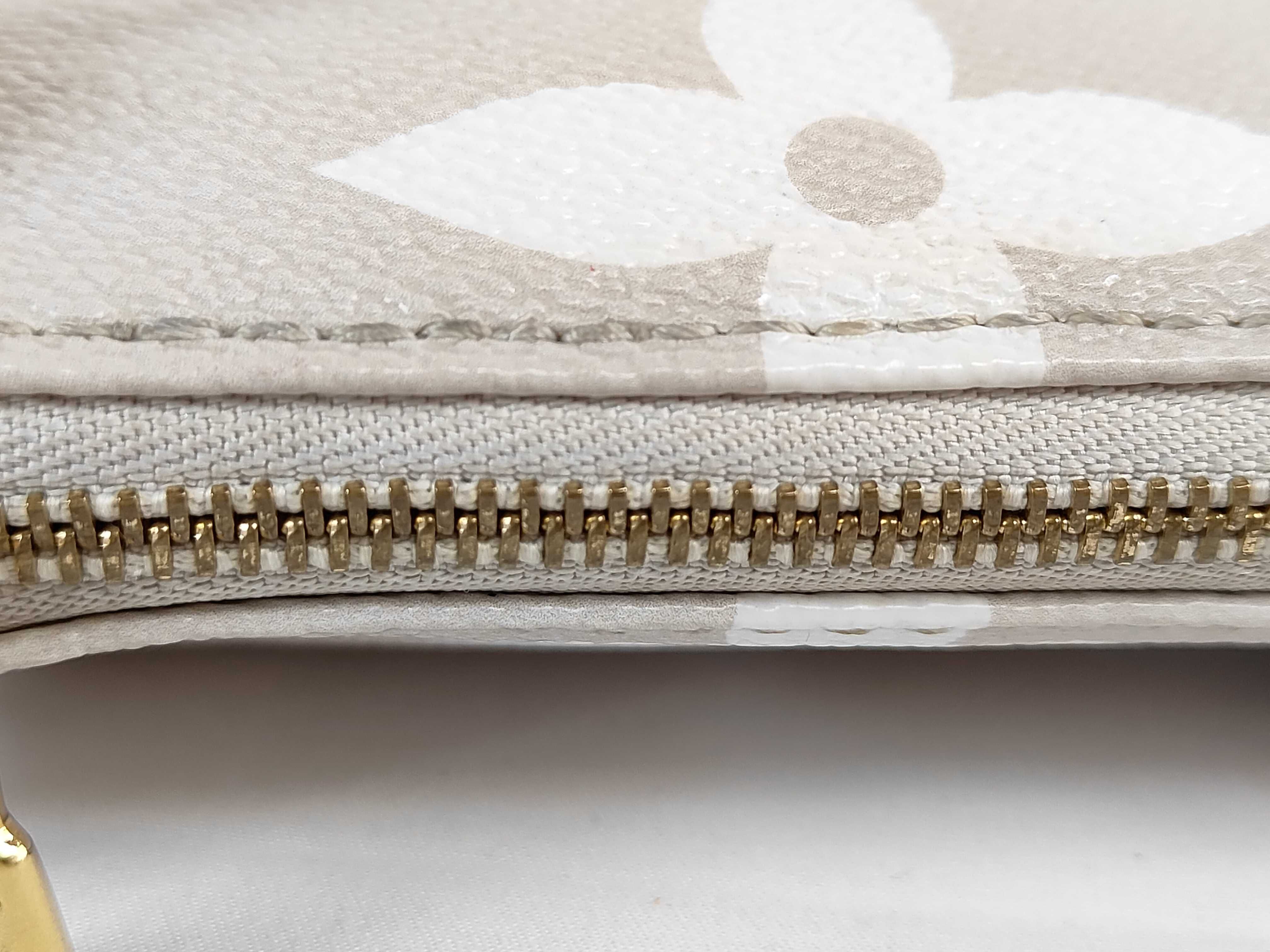 Giant Multi Pochette Accessoires M57634 Handbag — view 8