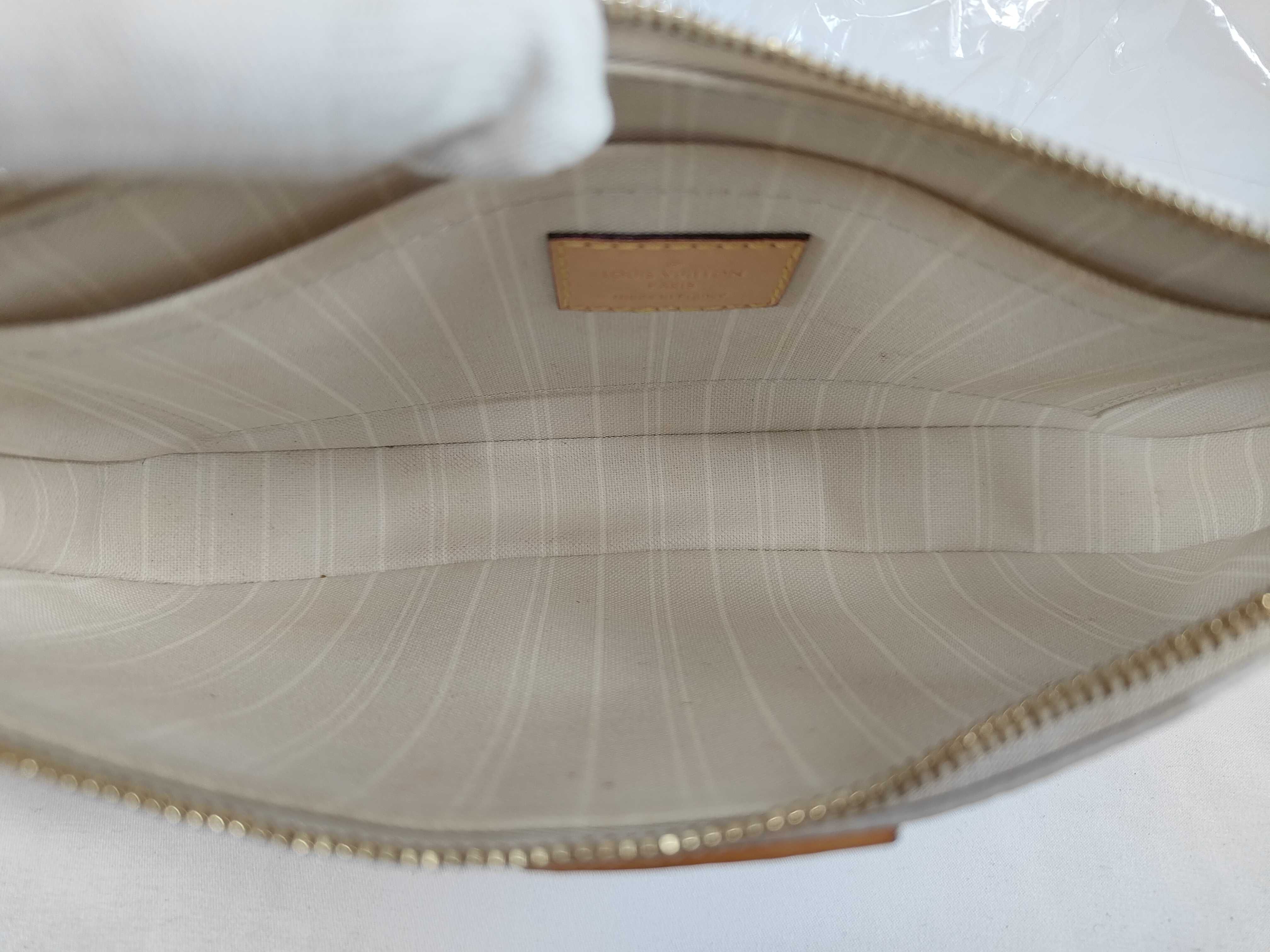 Giant Multi Pochette Accessoires M57634 Handbag — view 10