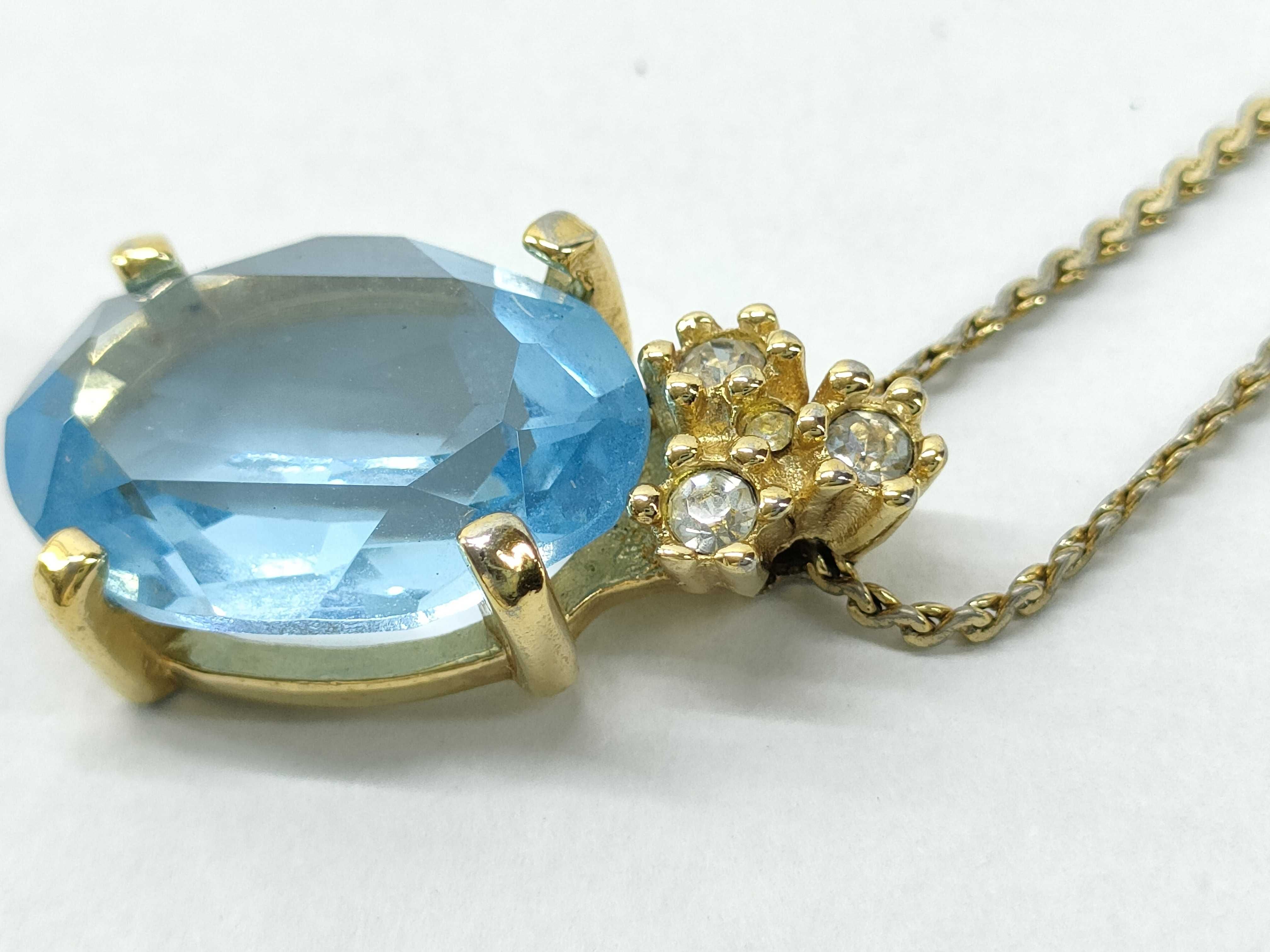 gold necklace with gemstones — view 7