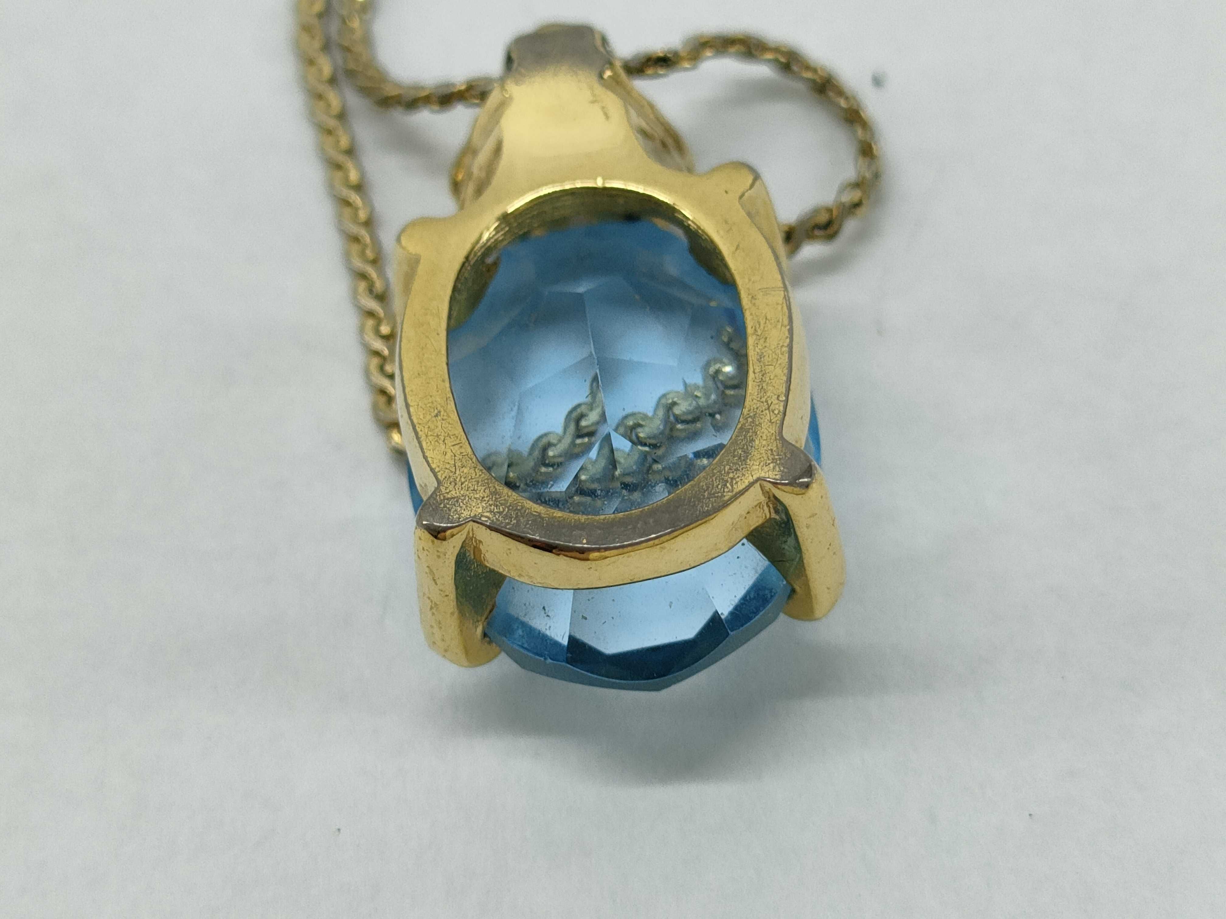 gold necklace with gemstones — view 10