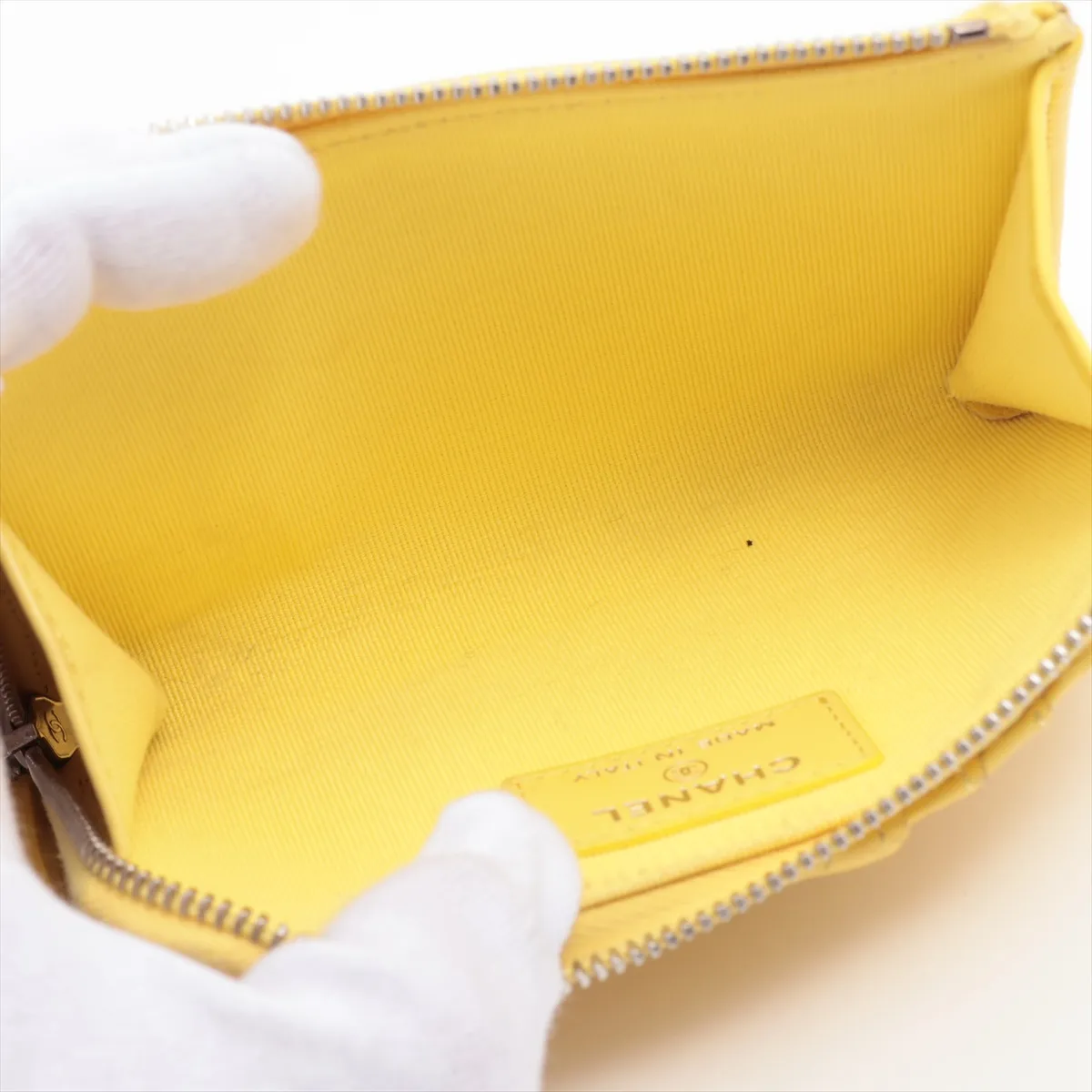 Matelasse Leather Fragment Case Yellow Silver Hardware LC7U5UE4 — view 4
