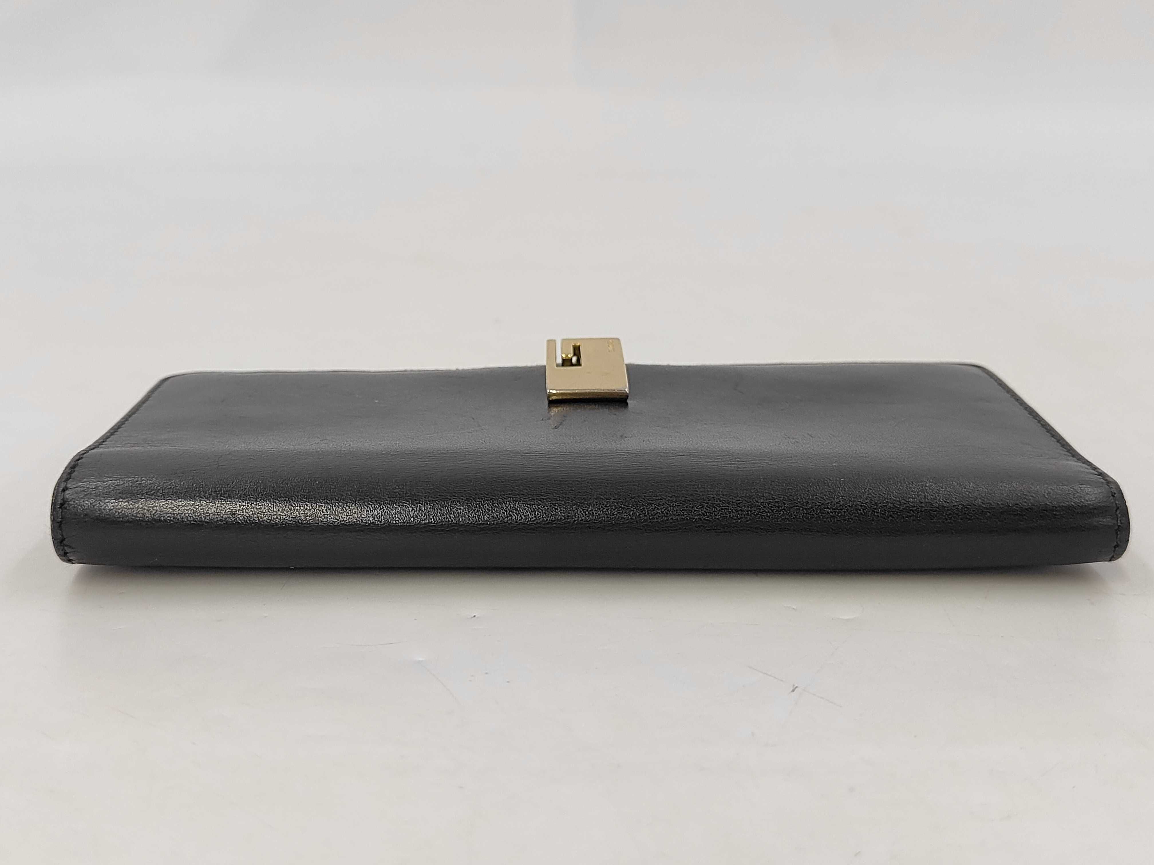 wallet — view 4