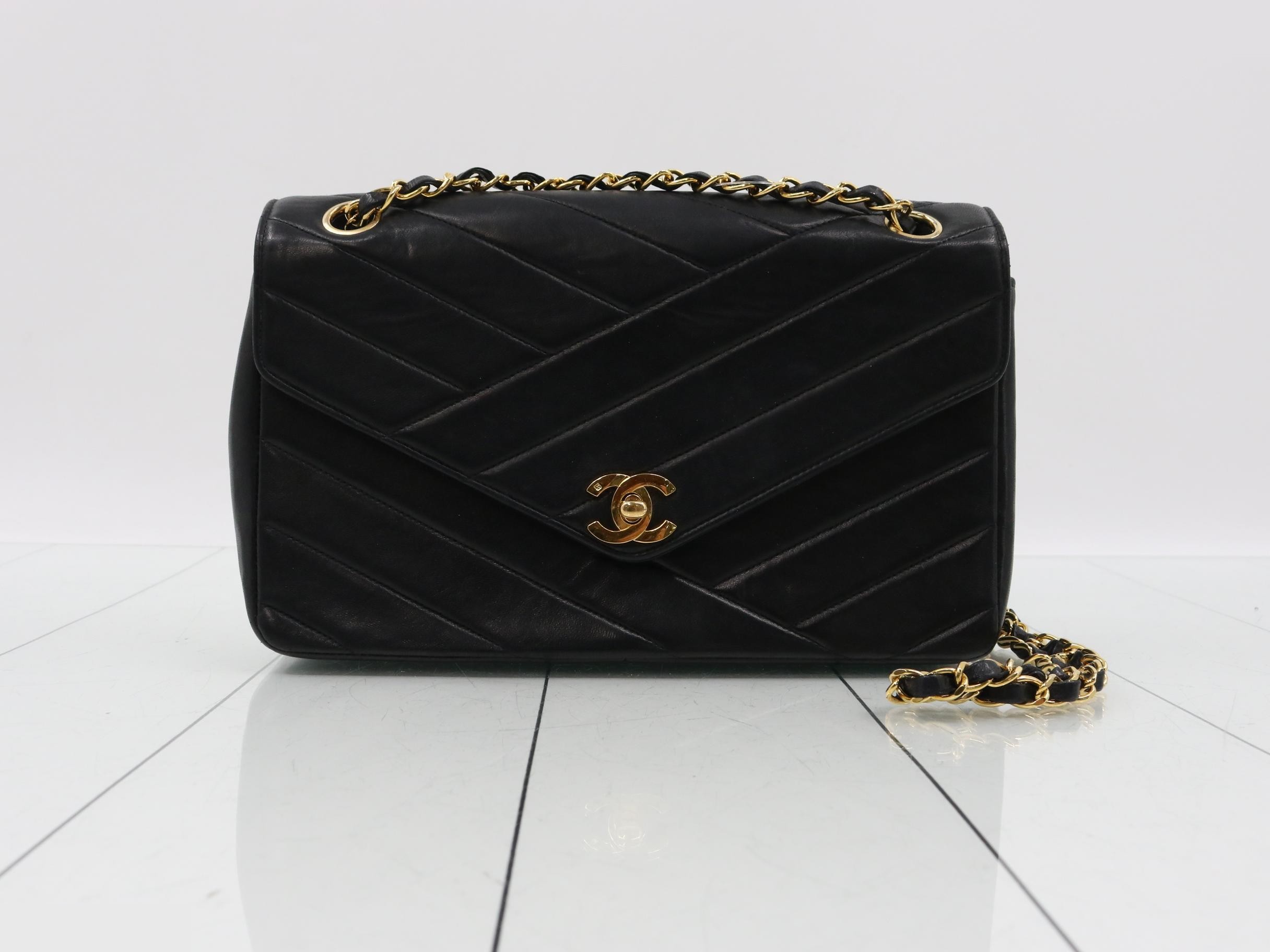 Bias stitch lambskin chain shoulder bag with sticker card